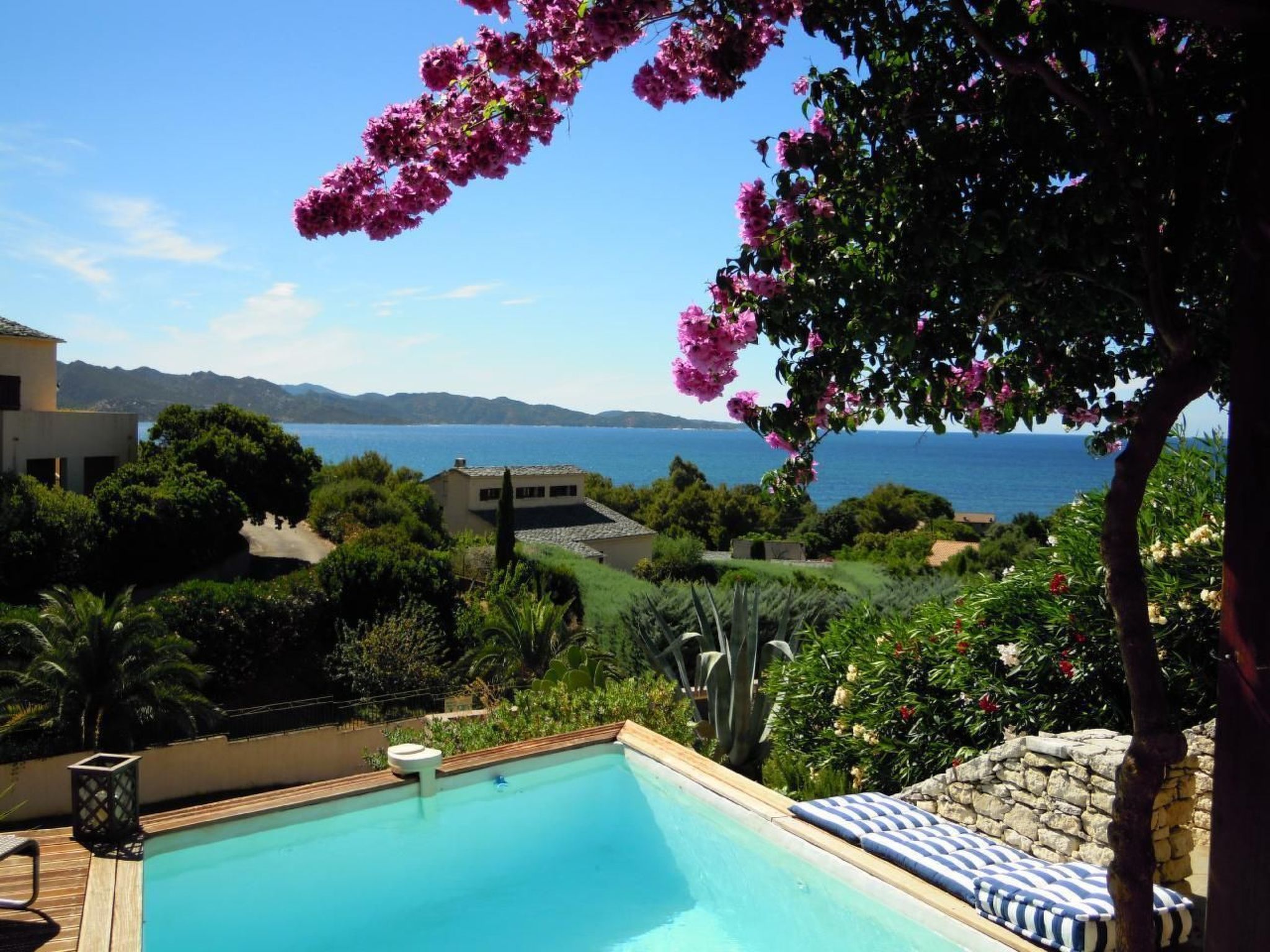 Pont de bateau, Meerblick mit privatem Pool-Drinnen