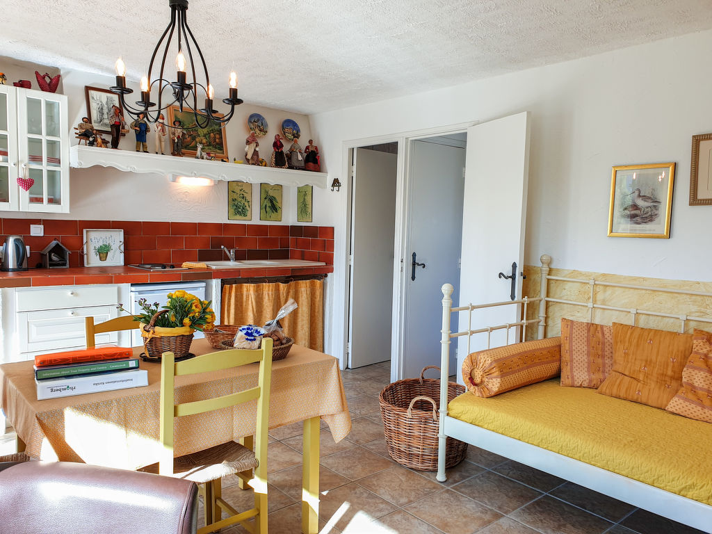Le Home — Kitchen / Dining Room