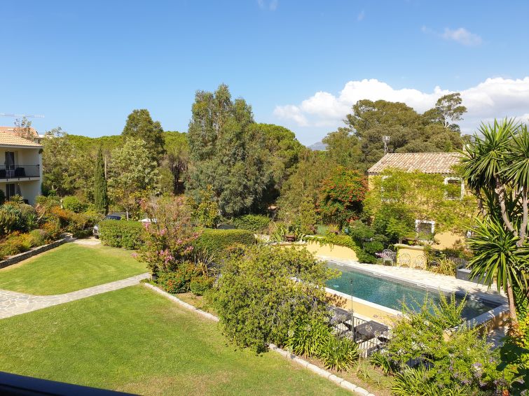 Search and Stay destination Calvi, Corse - France from AU$ 127. Casette, 20 m², 2 pers