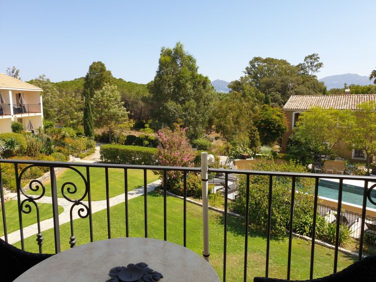 Search and Stay destination Calvi, Corse - France from AU$ 127. Casette, 20 m², 2 pers