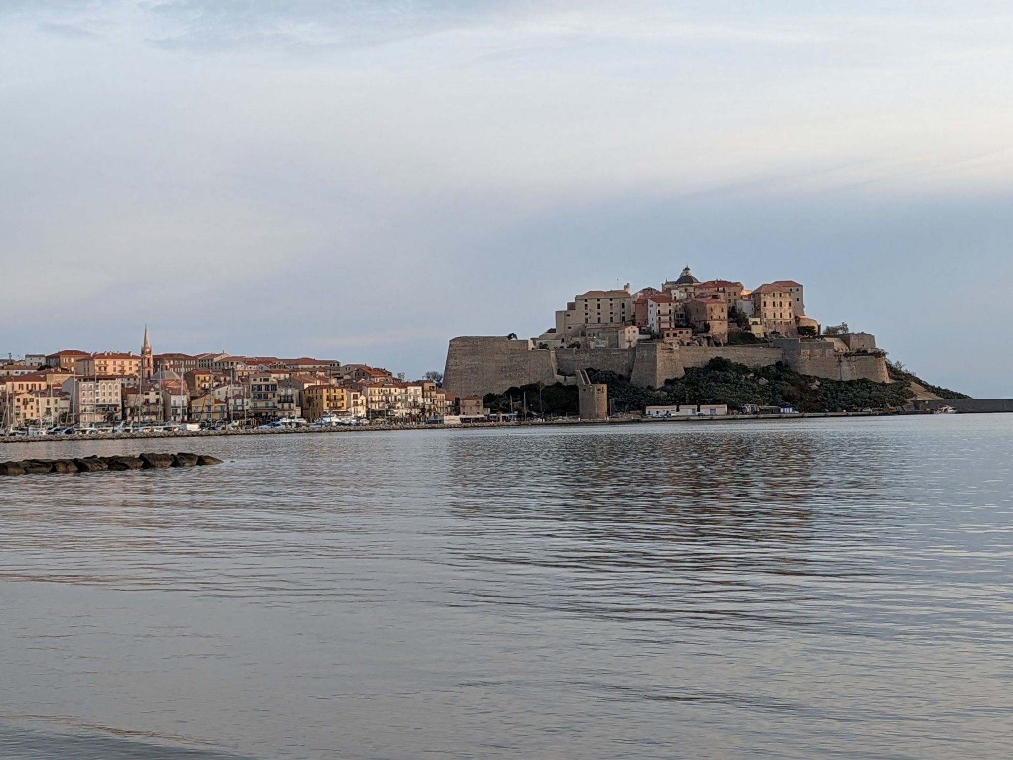 Photo of Ruhige Wohnung Panoramablick auf Meer und Berge