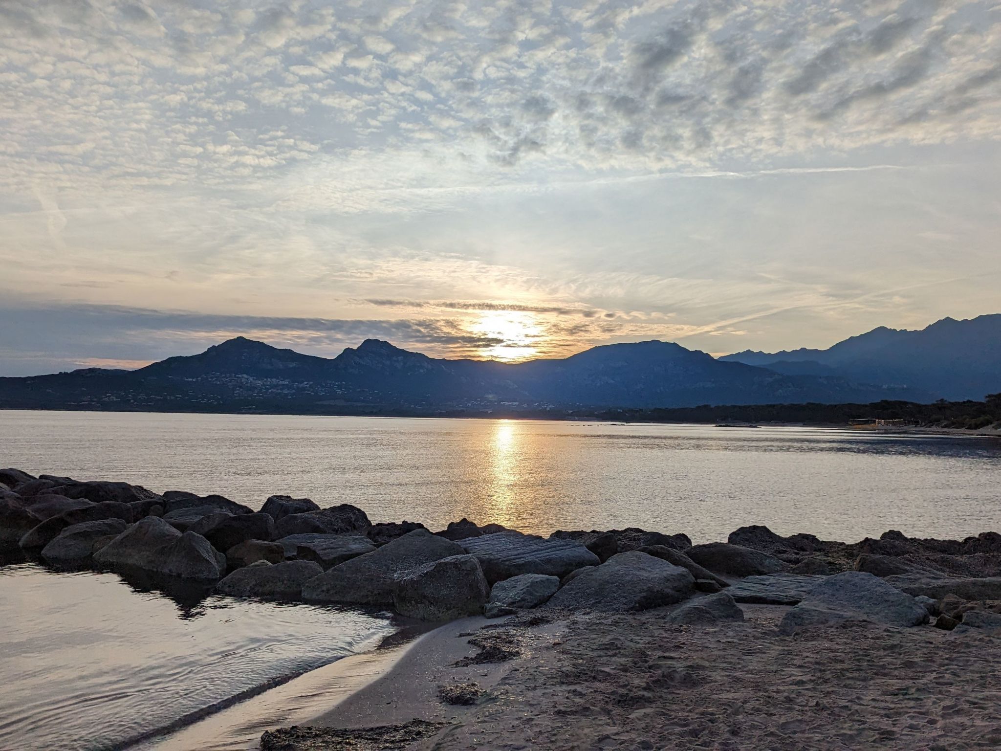Photo of Ruhige Wohnung Panoramablick auf Meer und Berge