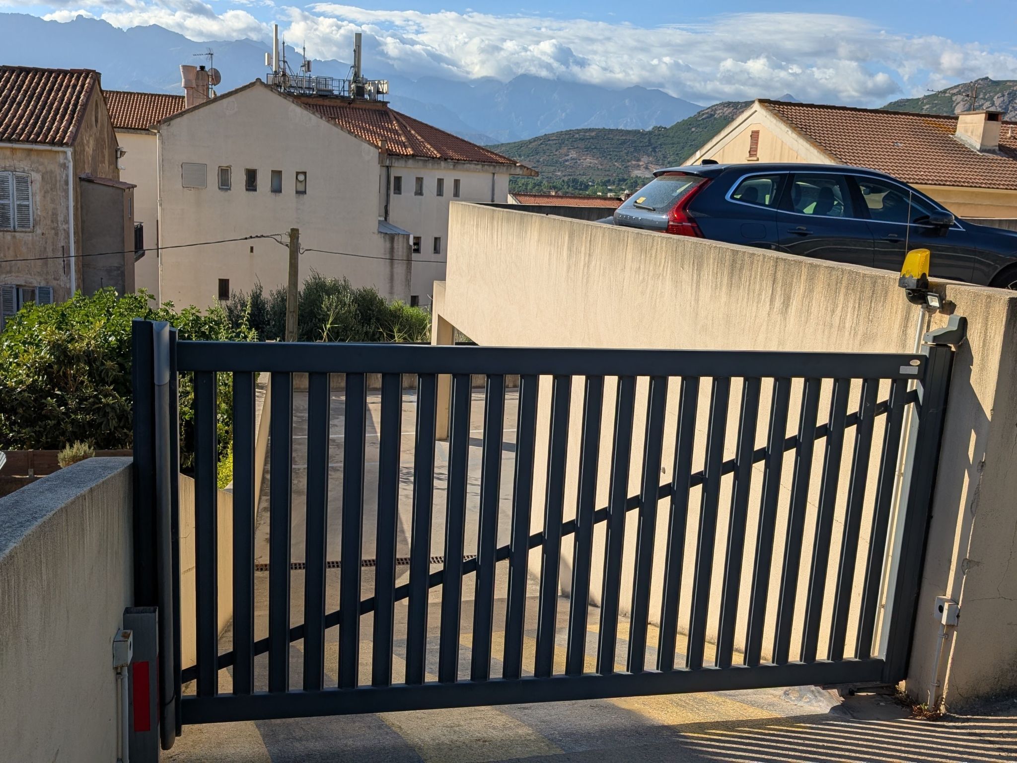 Photo of Ruhige Wohnung Panoramablick auf Meer und Berge