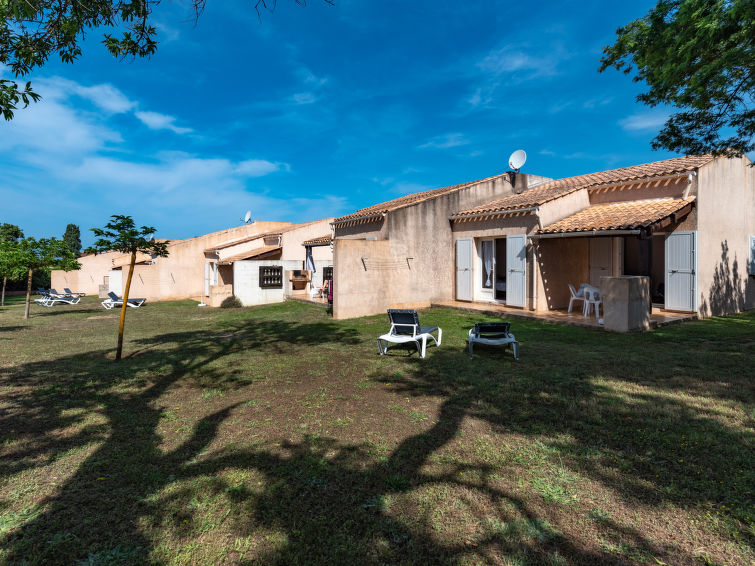 Search and Stay destination Coggia, Corse - France from AU$ 110. La Pinède, bungalow 6 pers.