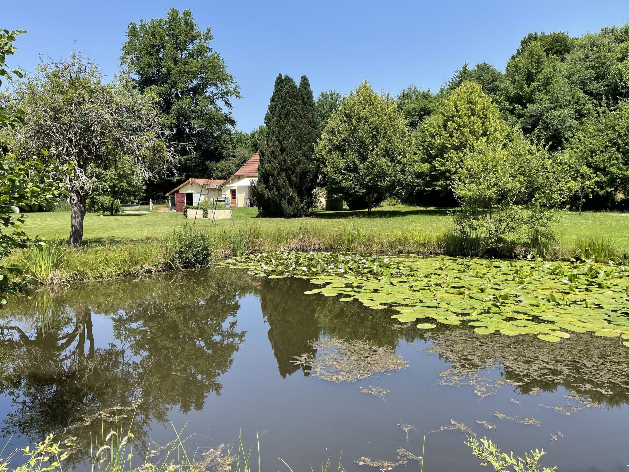 Vakantiehuis met omheinde tuin in Montceau les Mines (Frankrijk) 1 hond is welkom