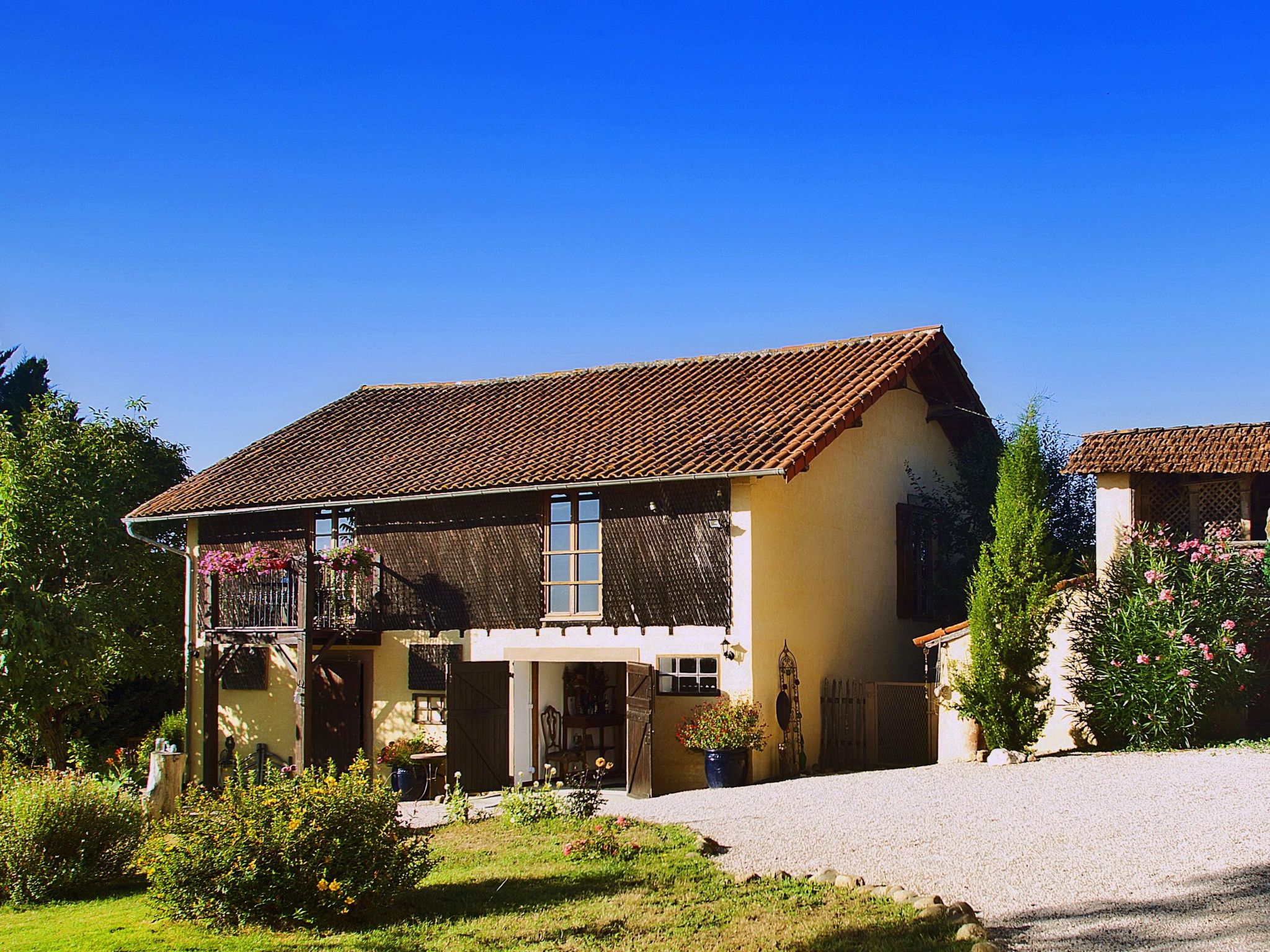 In Sarraguzan mit Privatem Pool