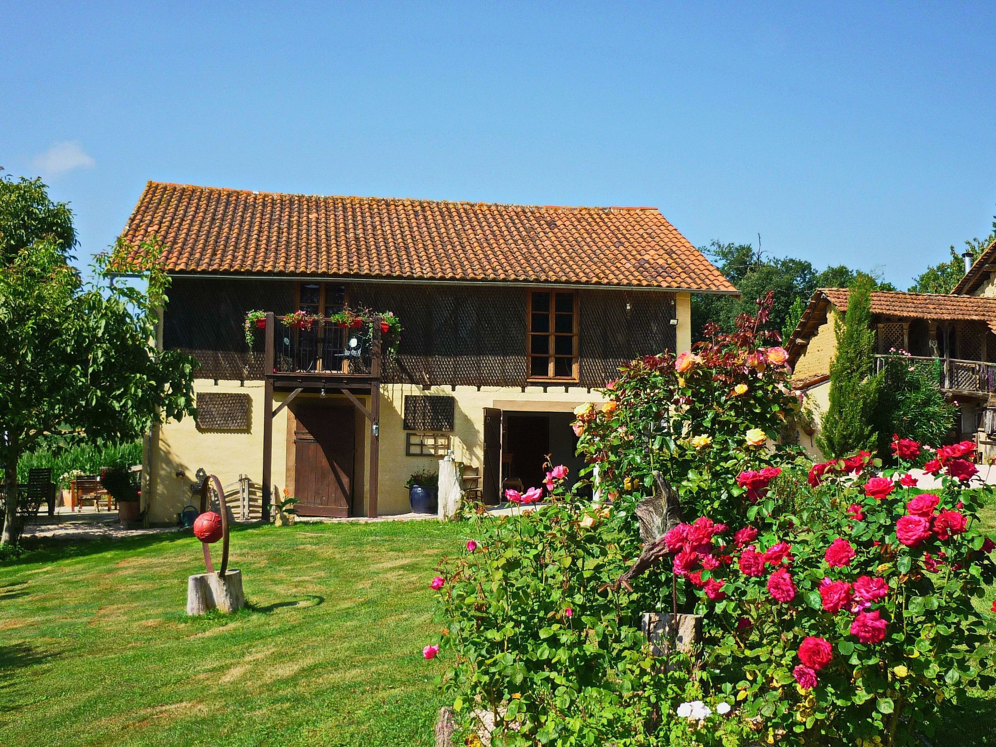 In Sarraguzan mit Privatem Pool