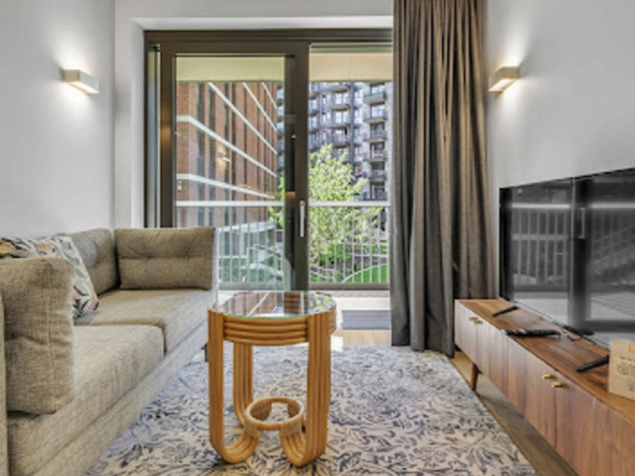 "Wembley Park Views", appartement 2-kamers 55 m2. Het objekt is geschikt voor 2 volwassenen. Zeer comfortabel en modern ingericht: open woonkamer met TV, Kabel-TV en Flatscreen TV. Uitgang naar het ba..