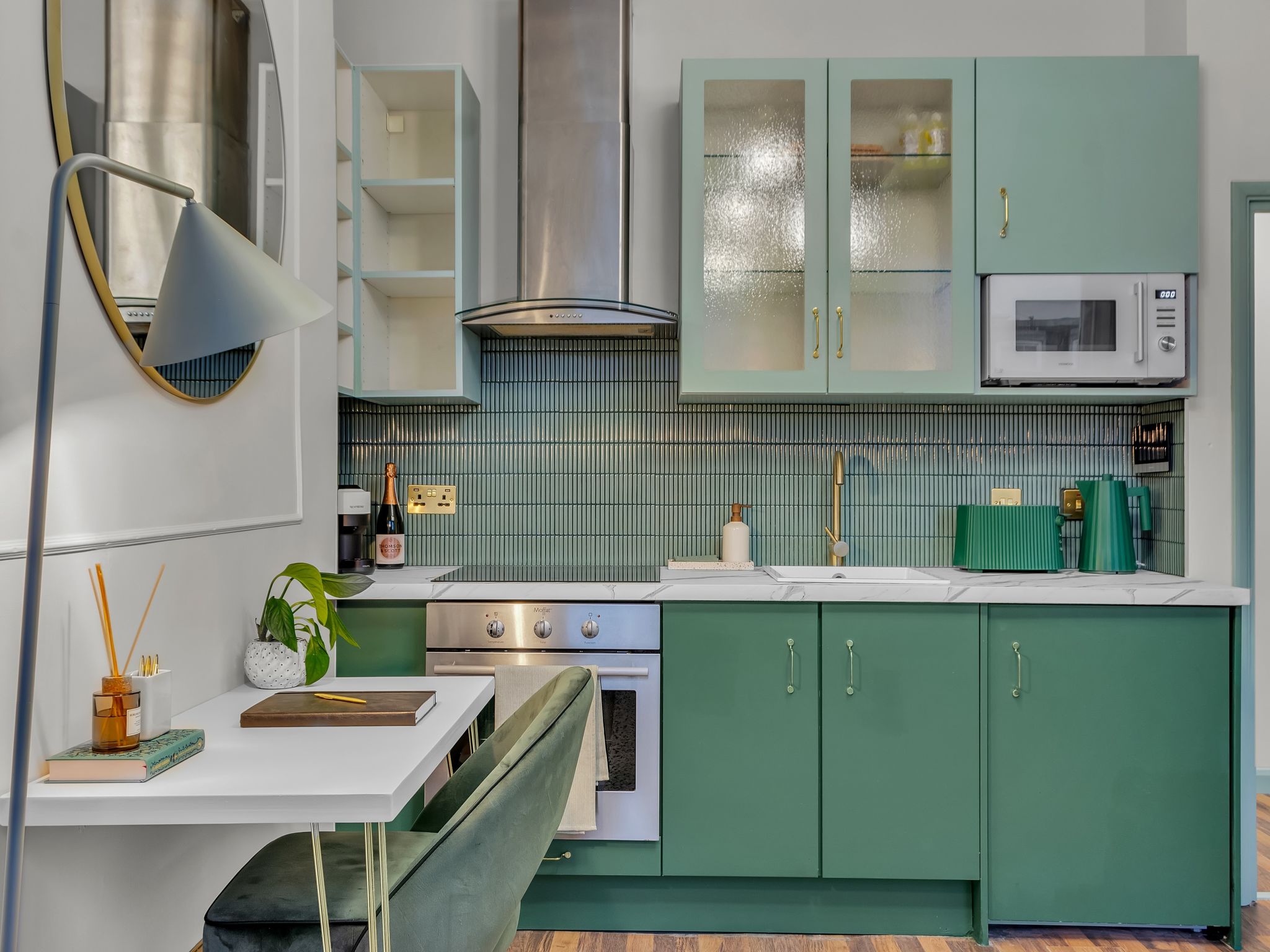 Kensington 1 bedroom apt-Binnen