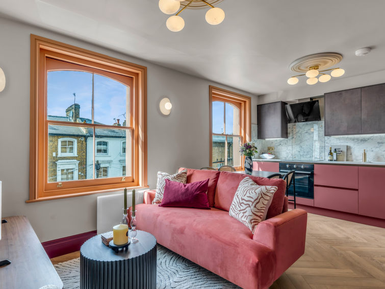 London West Retreat 2 in London West End