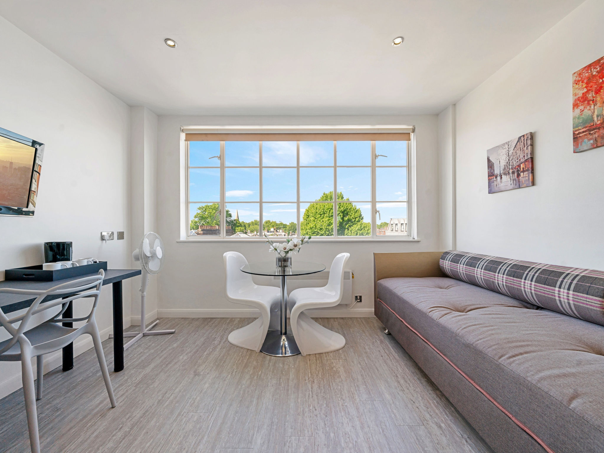 Roland House - Two Bedroom-Binnen