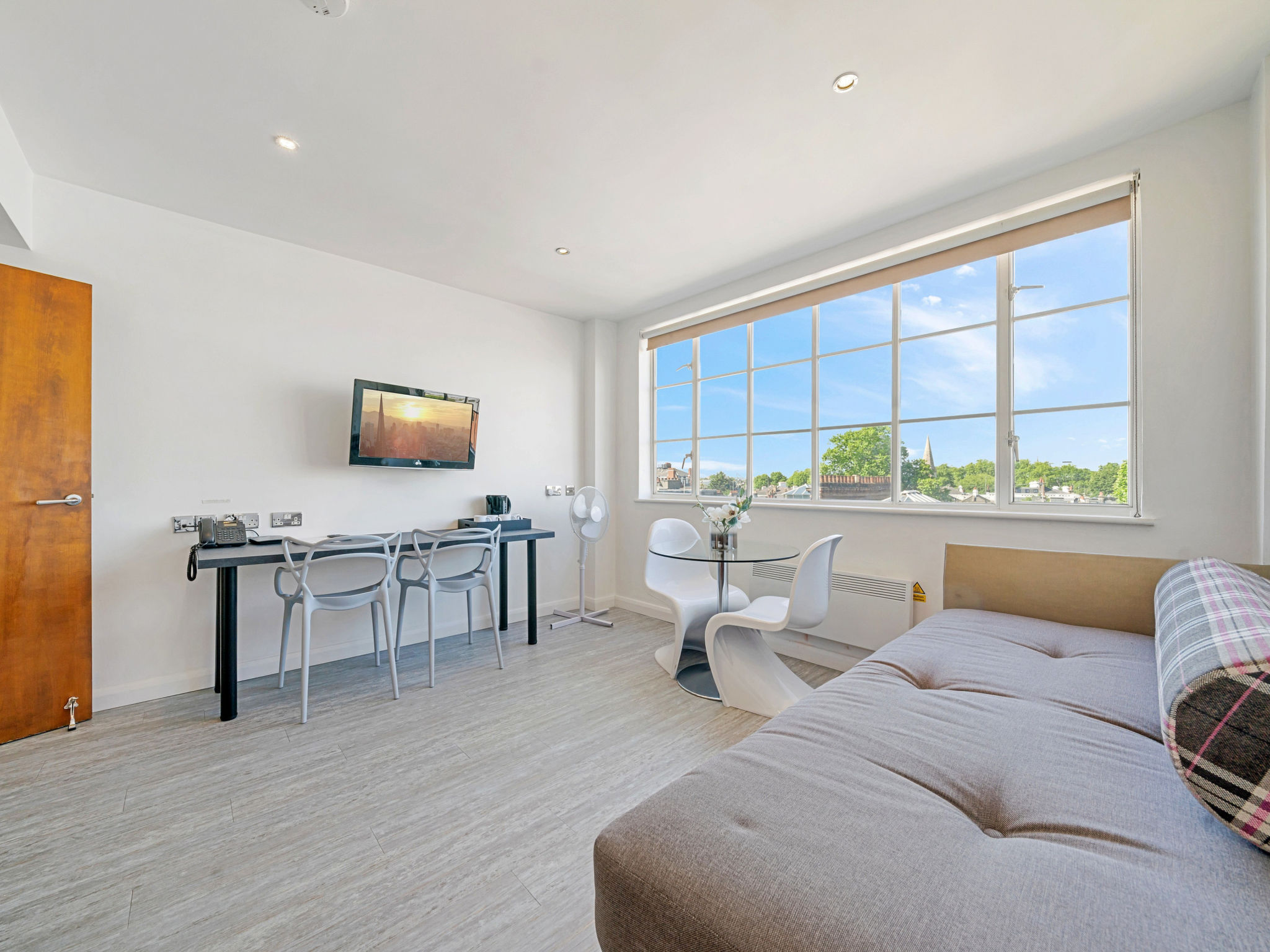Roland House - Two Bedroom-Binnen