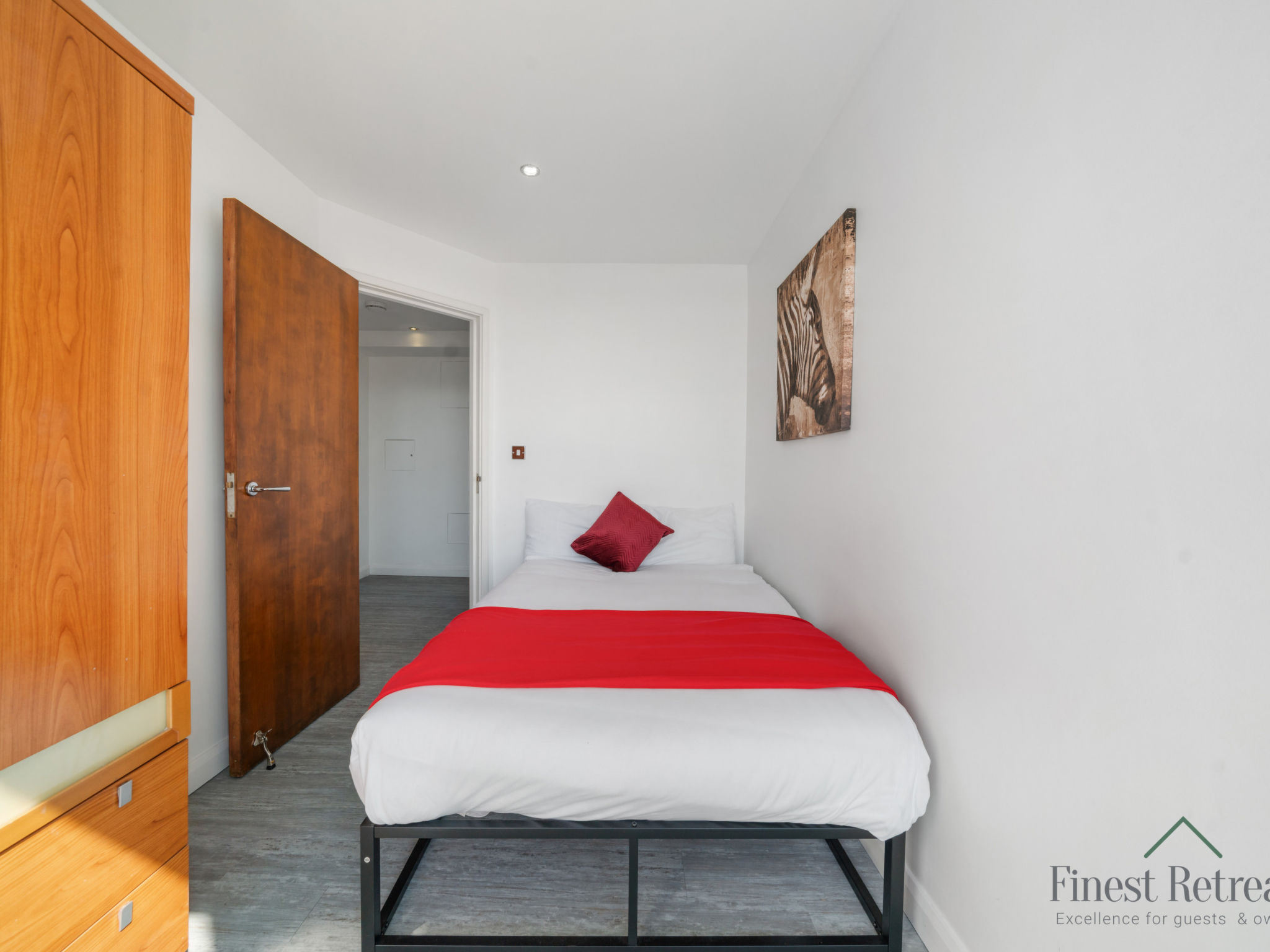 Roland House - Two Bedroom-Binnen