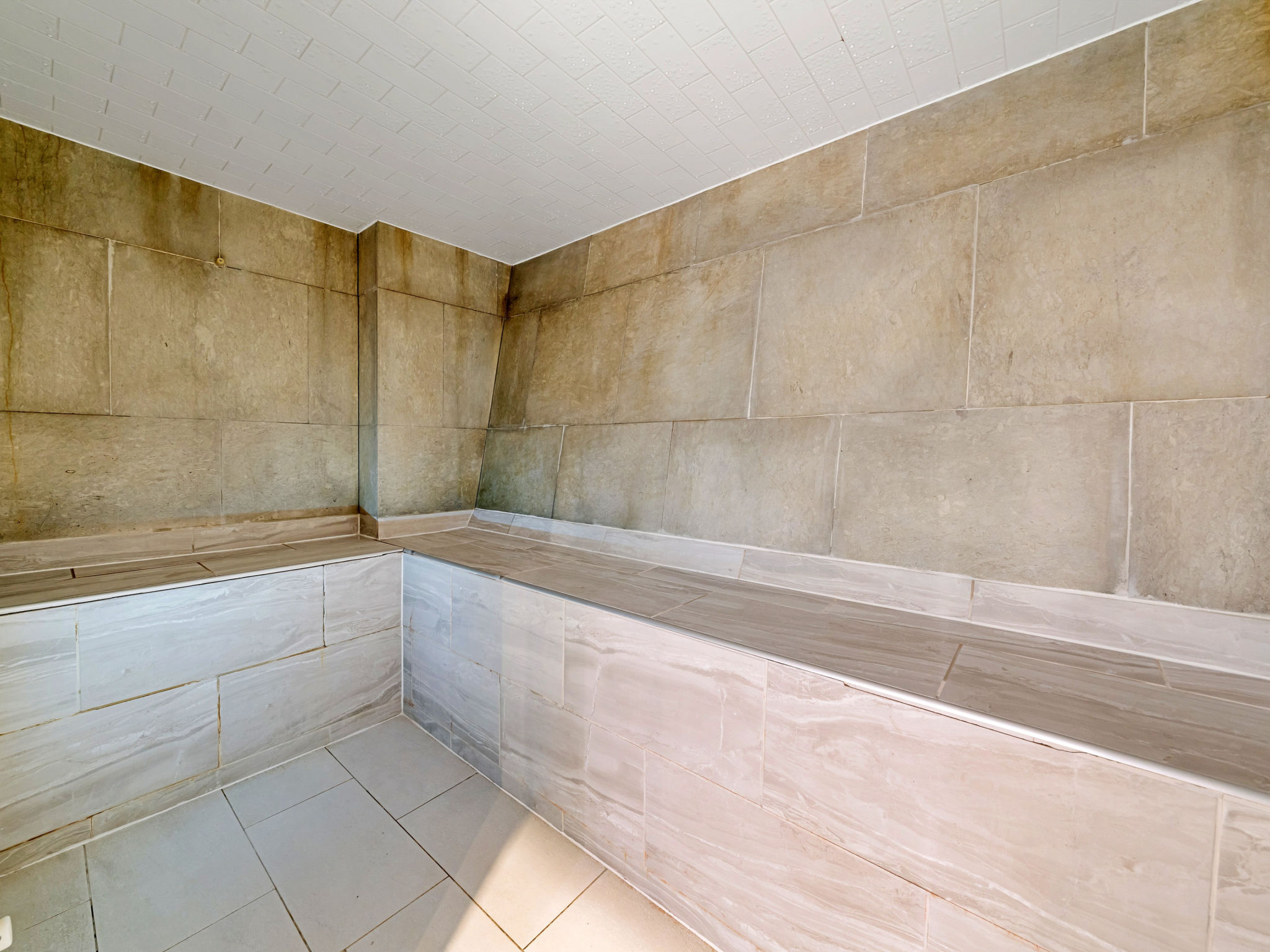 Roland House - Two Bedroom-Buiten