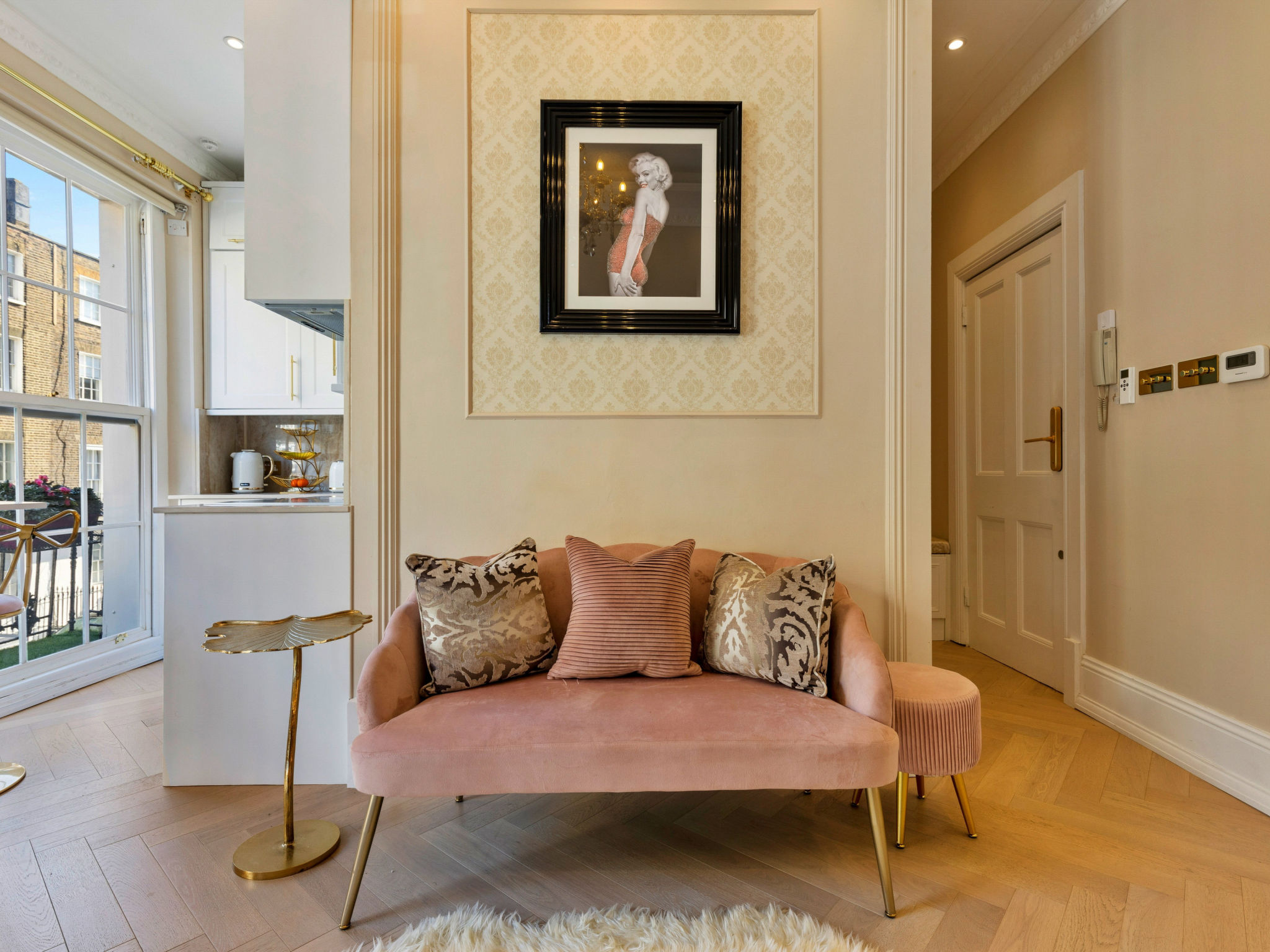 The Marylebone Marilyn-Binnen