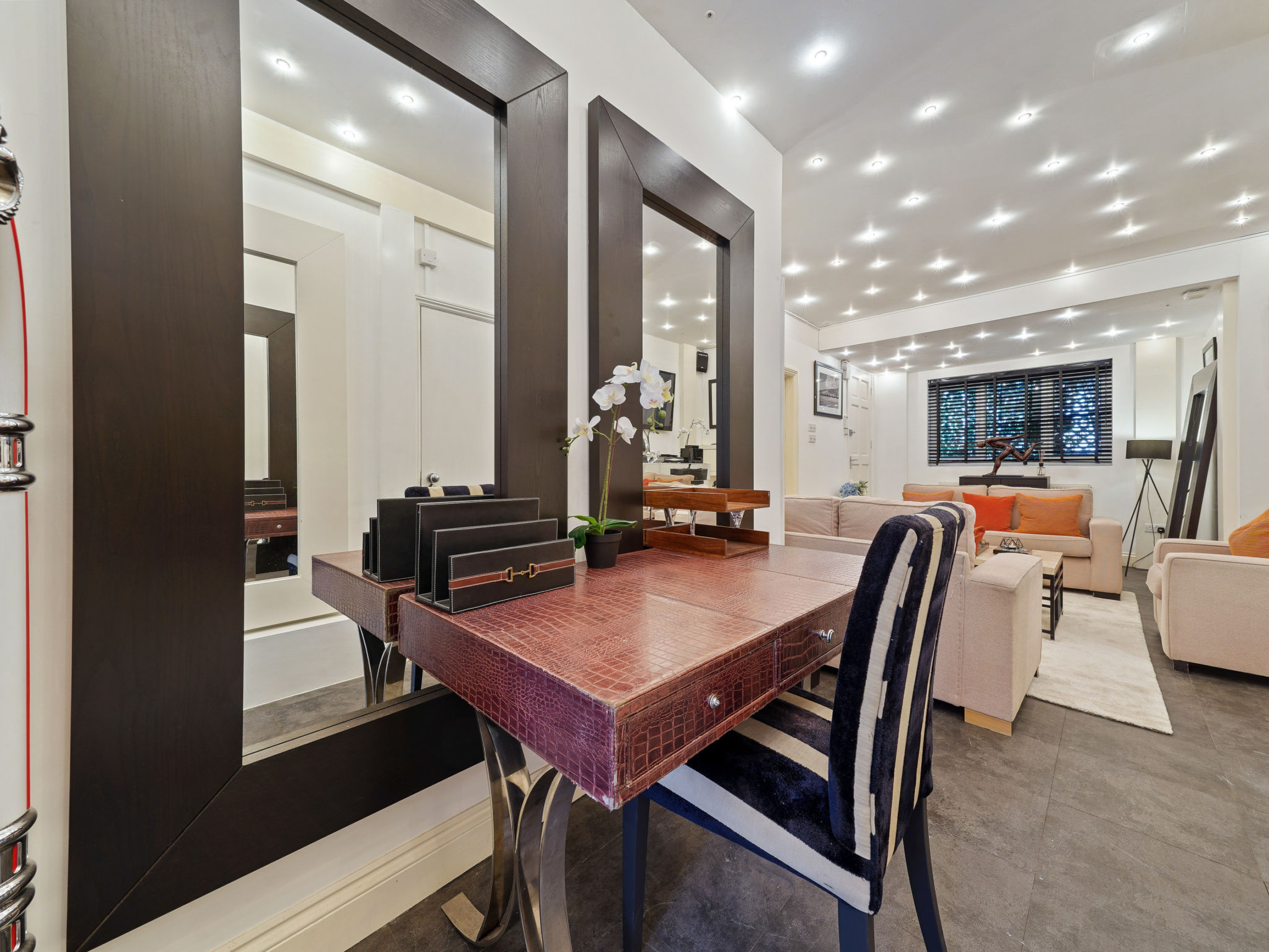 Regents Apartment