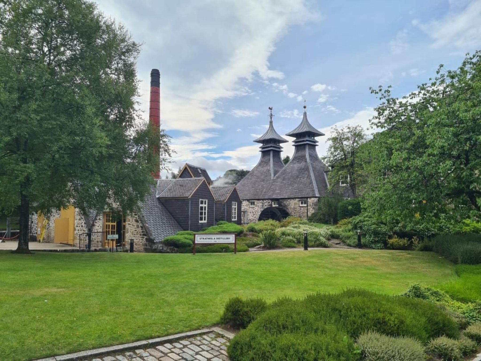 "Der Kornspeicher" mit Terrasse-Buiten