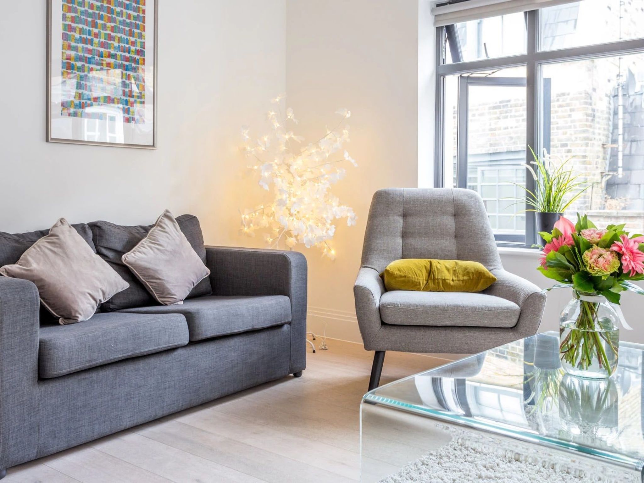 Urban Stay Oxford Circus 2-Bett 2-Bad — Living Room (2 of 10)