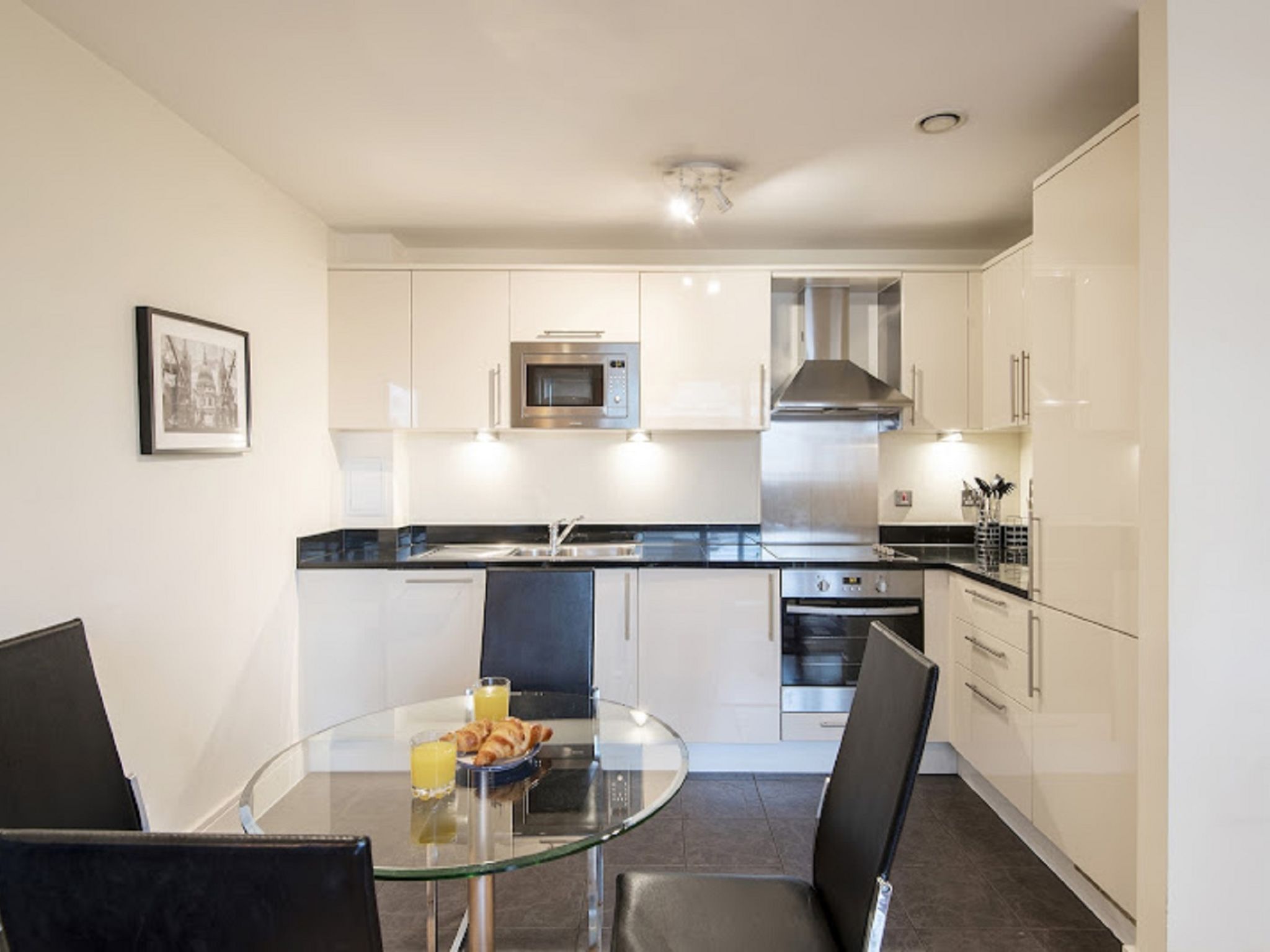 Great Suffolk Street, Waterloo - Inside