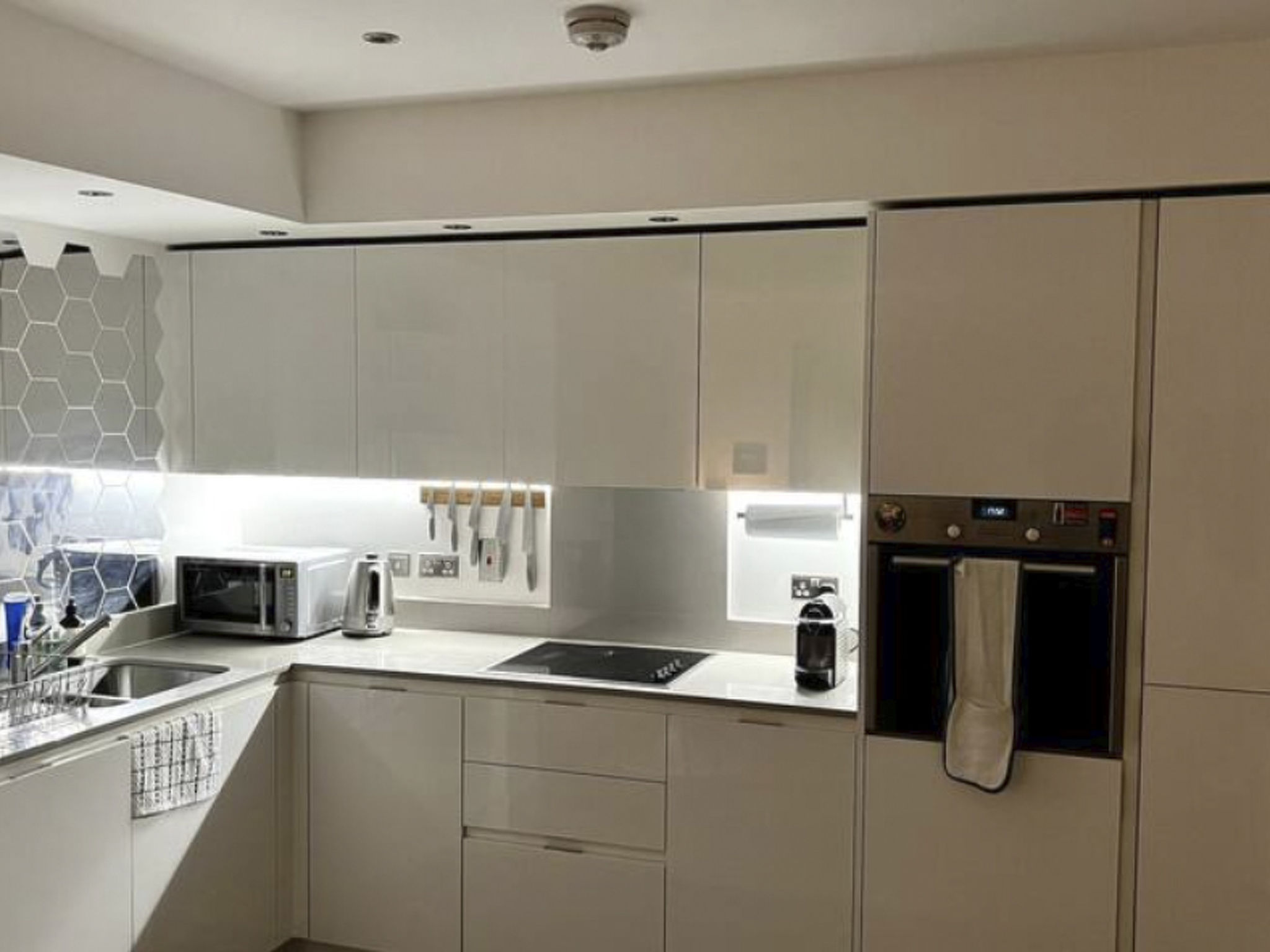 Für 2 Personen ca. 300 m&sup2; in London-Harrow, London-Drinnen