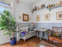 Lichte Holiday Home met Balkon in Highgate, vlakbij Centraal Londen - thumbnail 5
