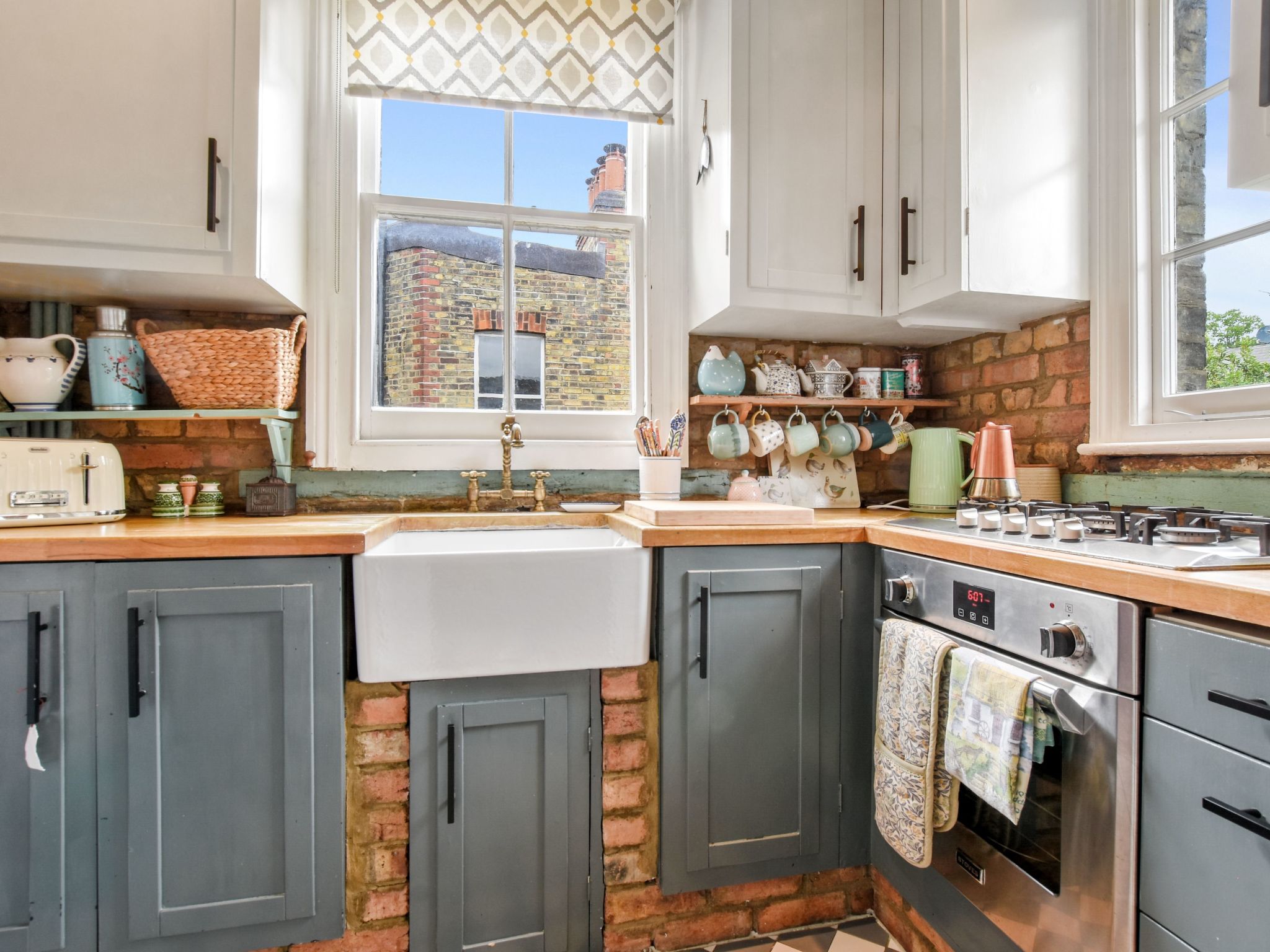 Lichte Holiday Home met Balkon in Highgate, vlakbij Centraal Londen - foto 9