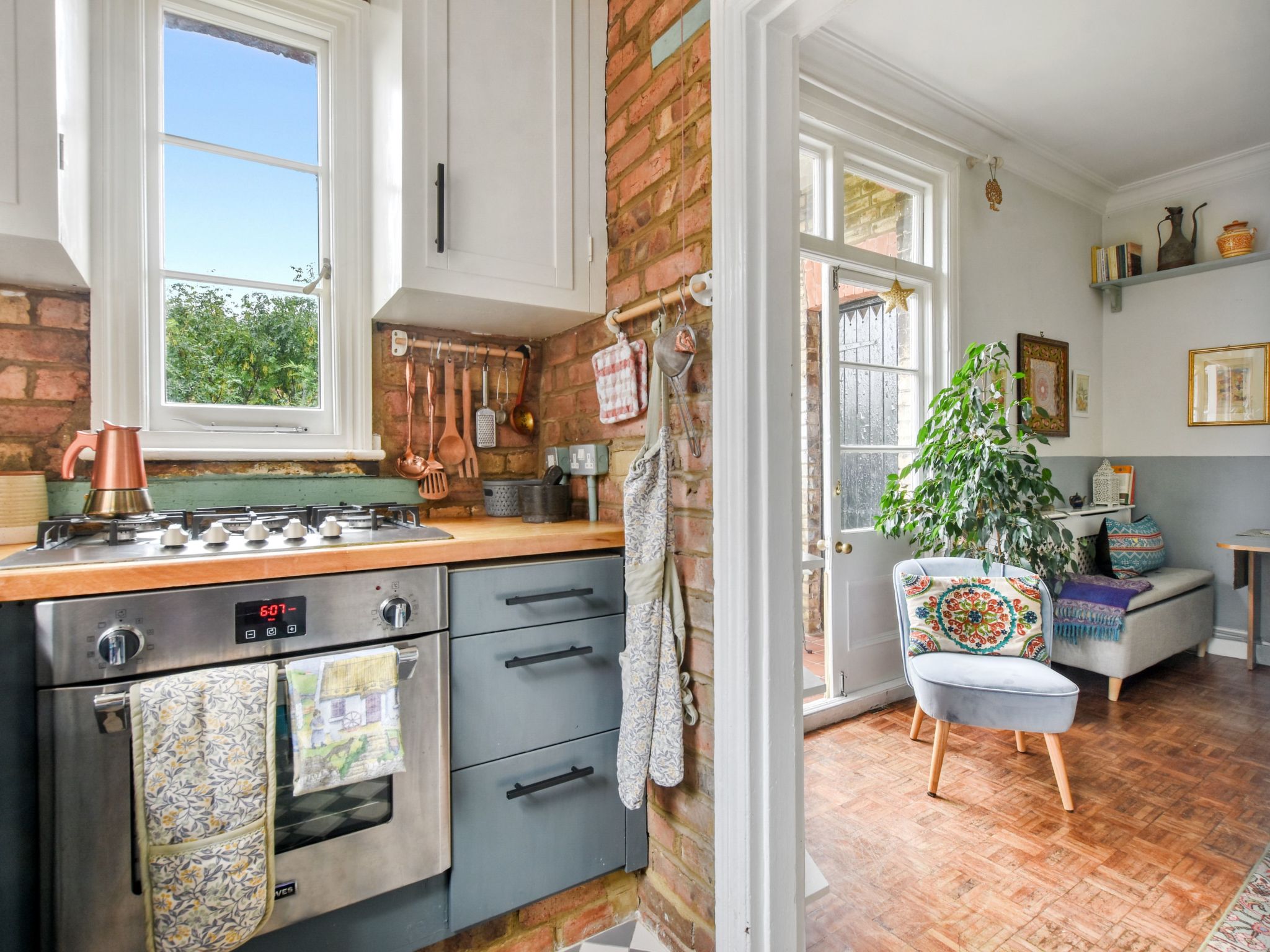 Lichte Holiday Home met Balkon in Highgate, vlakbij Centraal Londen - foto 10