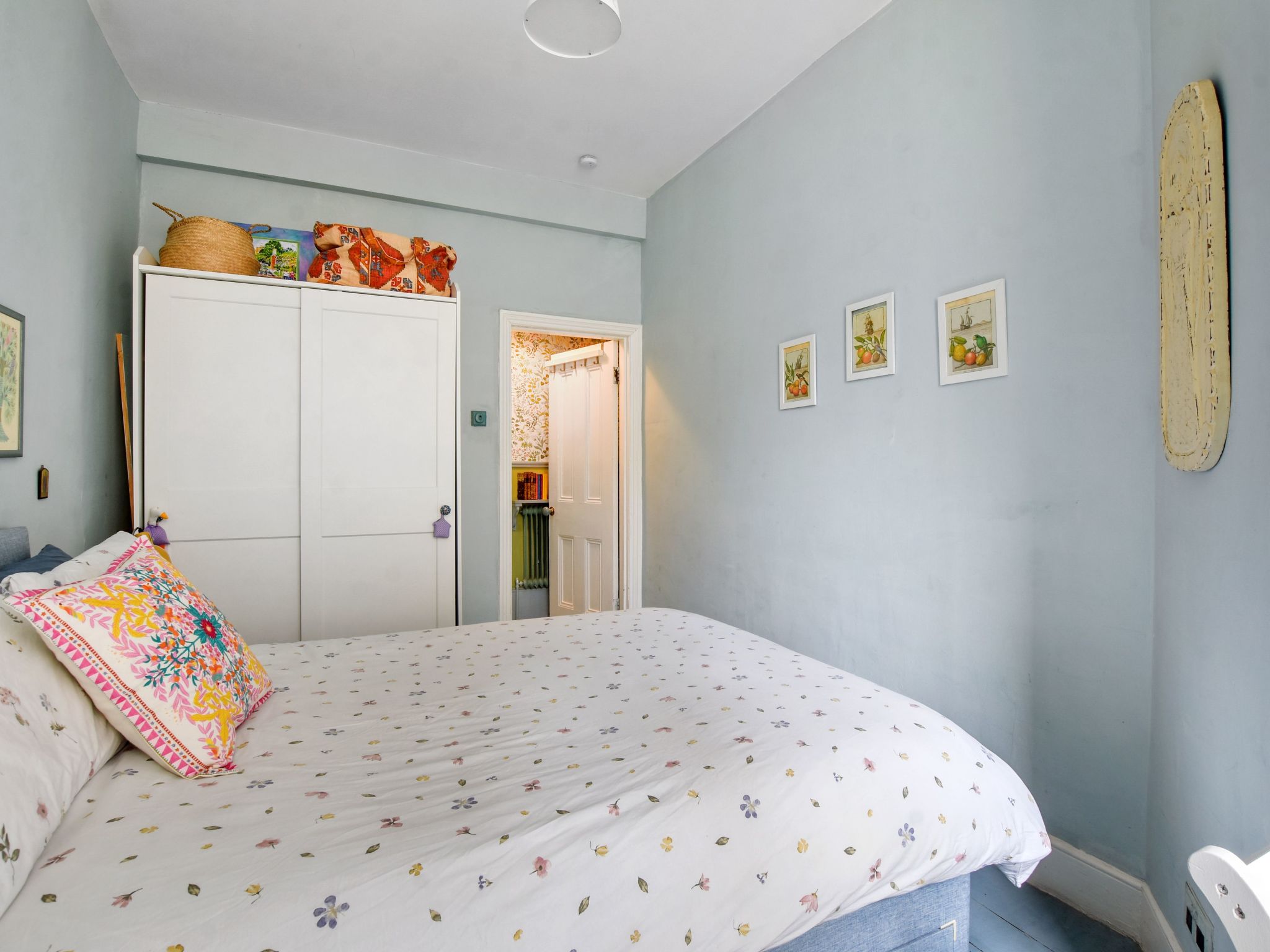 Lichte Holiday Home met Balkon in Highgate, vlakbij Centraal Londen - foto 15