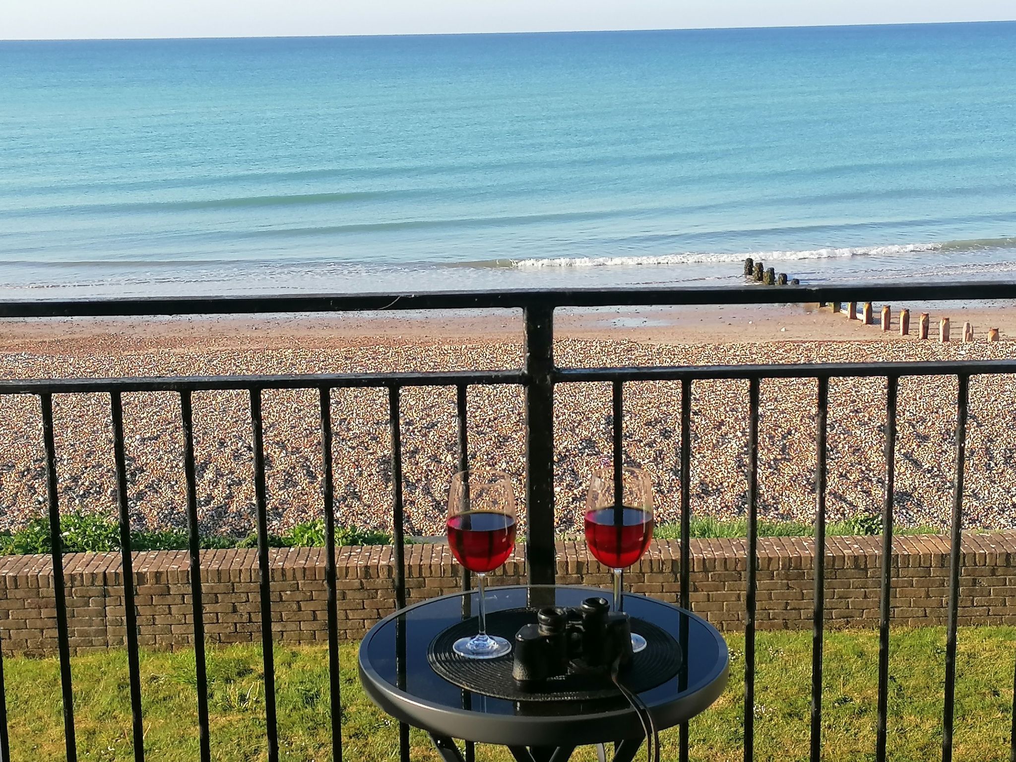 "Stewart" mit Blick auf das Wasser — view 1 of 34