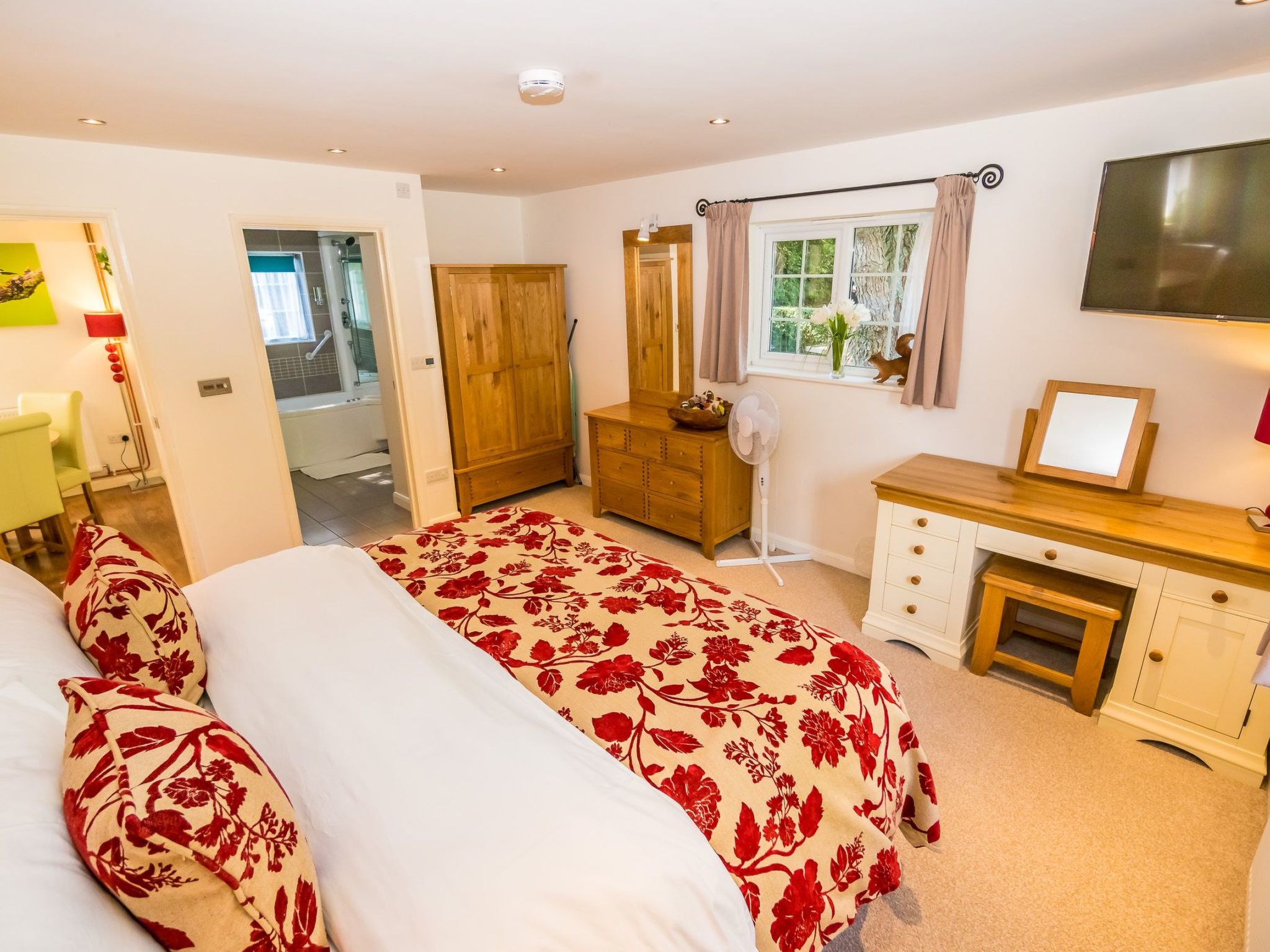 Schönes Ferienhaus in Hastings mit Whirlpool, Terrasse und Garten-Binnen