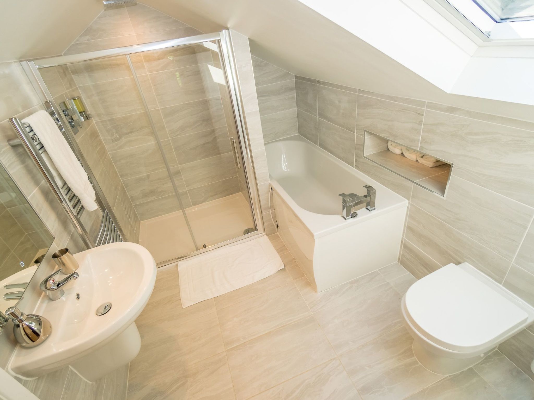 Schönes Ferienhaus in Hastings mit Whirlpool, Terrasse und Garten-Binnen