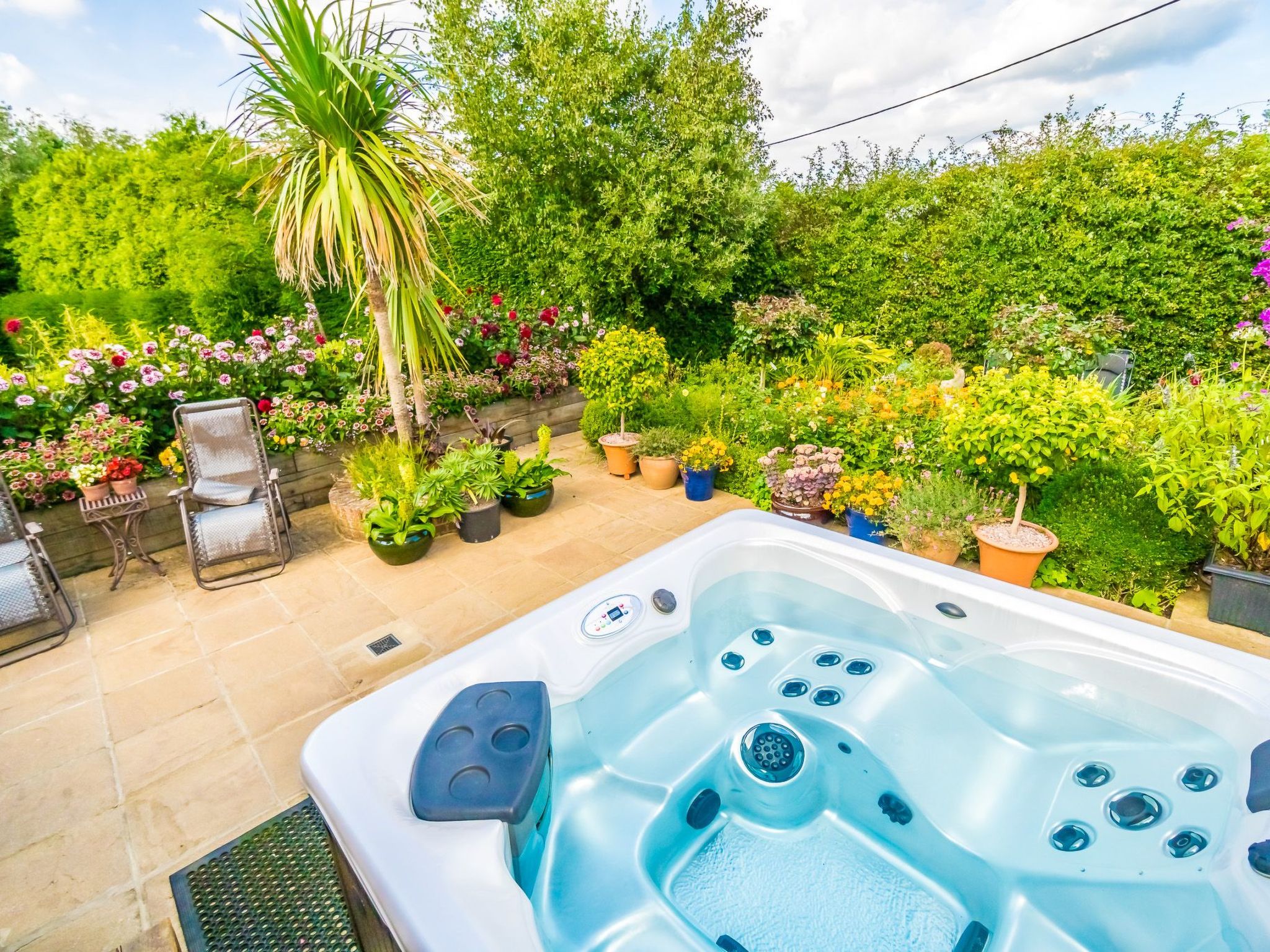 Schönes Ferienhaus in Hastings mit Whirlpool, Terrasse und Garten-Binnen
