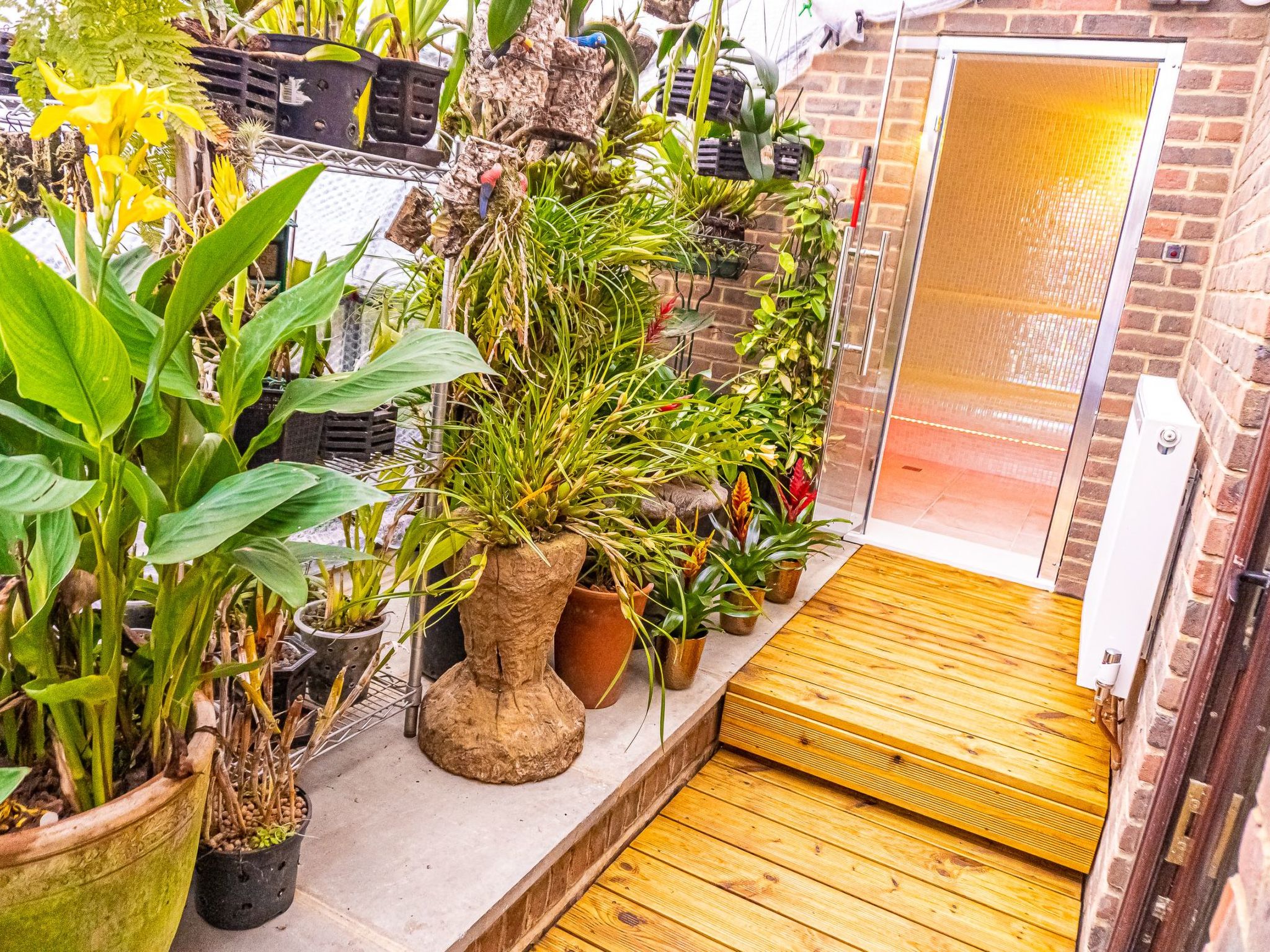 Schönes Ferienhaus in Hastings mit Whirlpool, Terrasse und Garten-Binnen