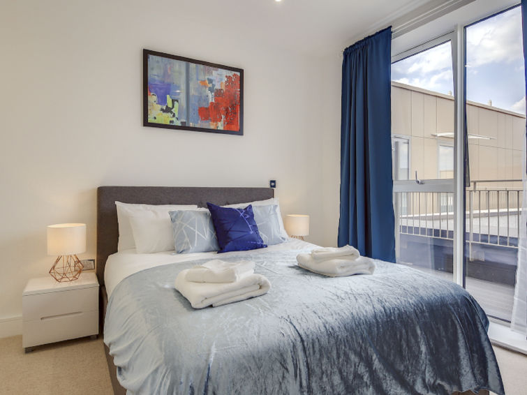 "Heathrow Central", 1-Zimmer-Wohnung 25 m2. Objekt geeignet für 2 Erwachsene. Modern und geschmackvoll eingerichtet: offenes Wohn-/Schlafzimmer mit 1 Doppelbett, TV und Kabel-TV (Flachbildschirm). Wo..