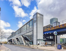 Modern appartement in Canary Wharf – centraal, comfortabel en compleet - thumbnail 1