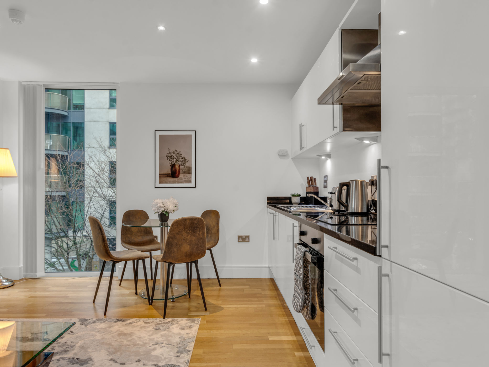 Lanterns Court 2 - Binnen