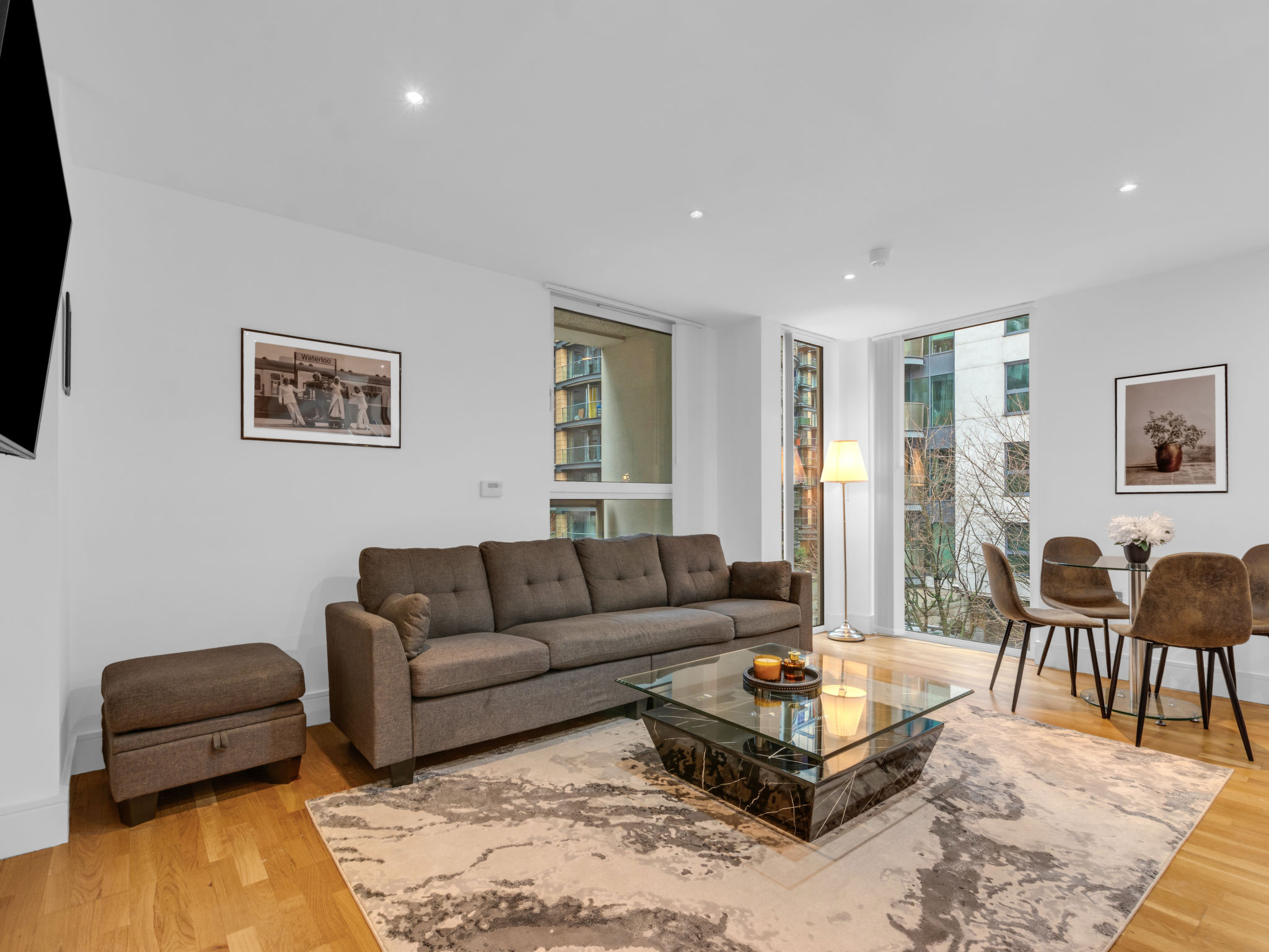 Lanterns Court 2 - Binnen