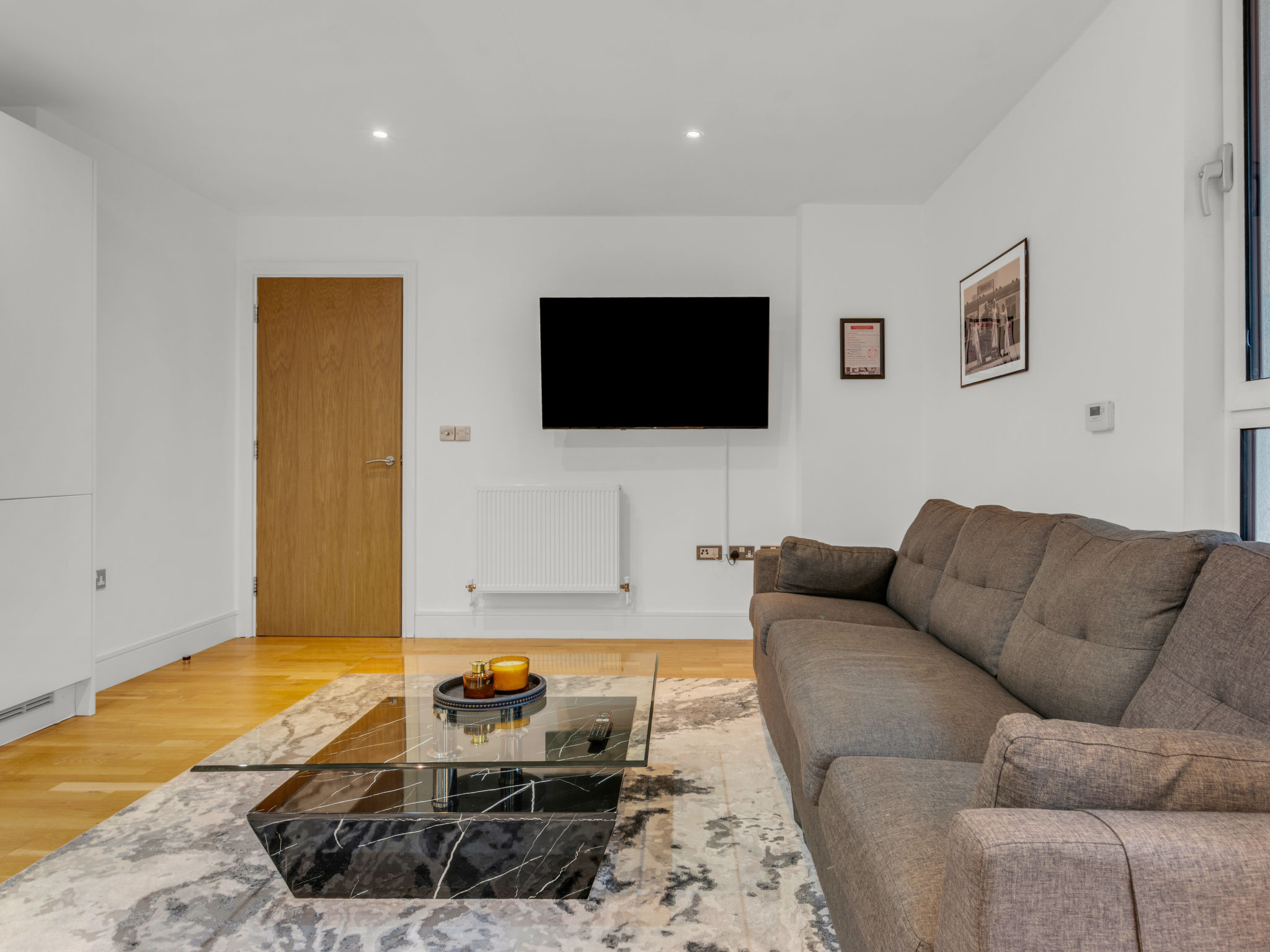 Lanterns Court 2 - Binnen