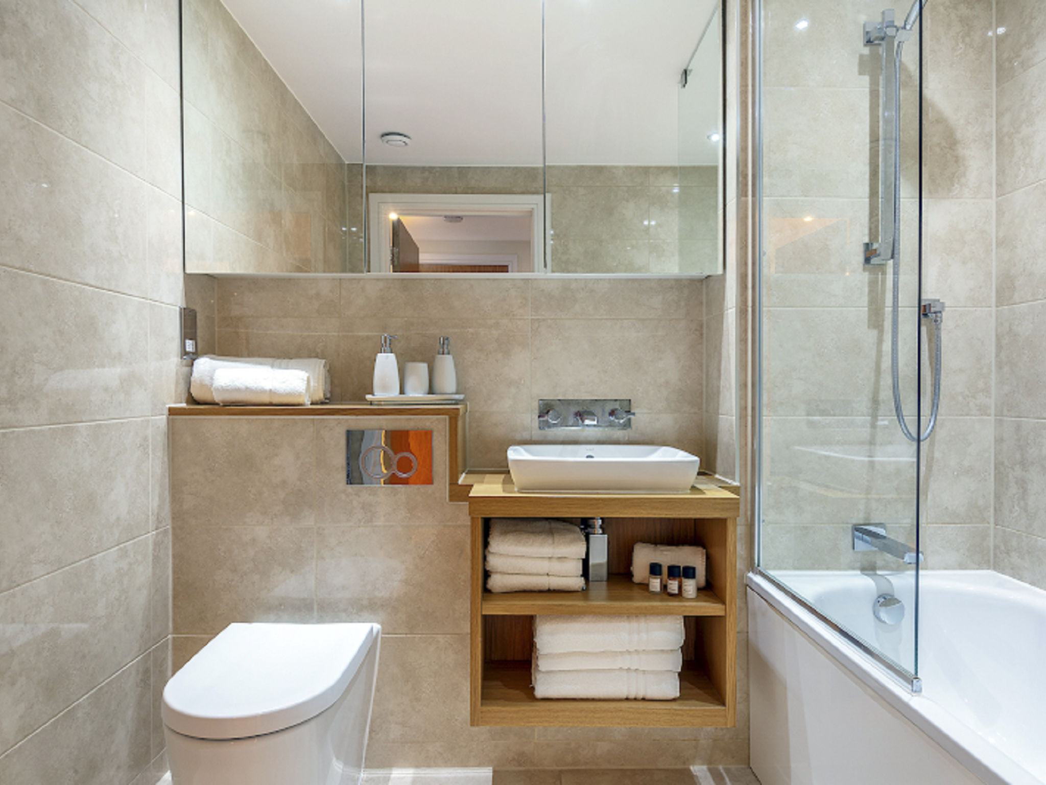 Modern 2-slaapkamer appartement in Canary Wharf, vlakbij het centrum - foto 13