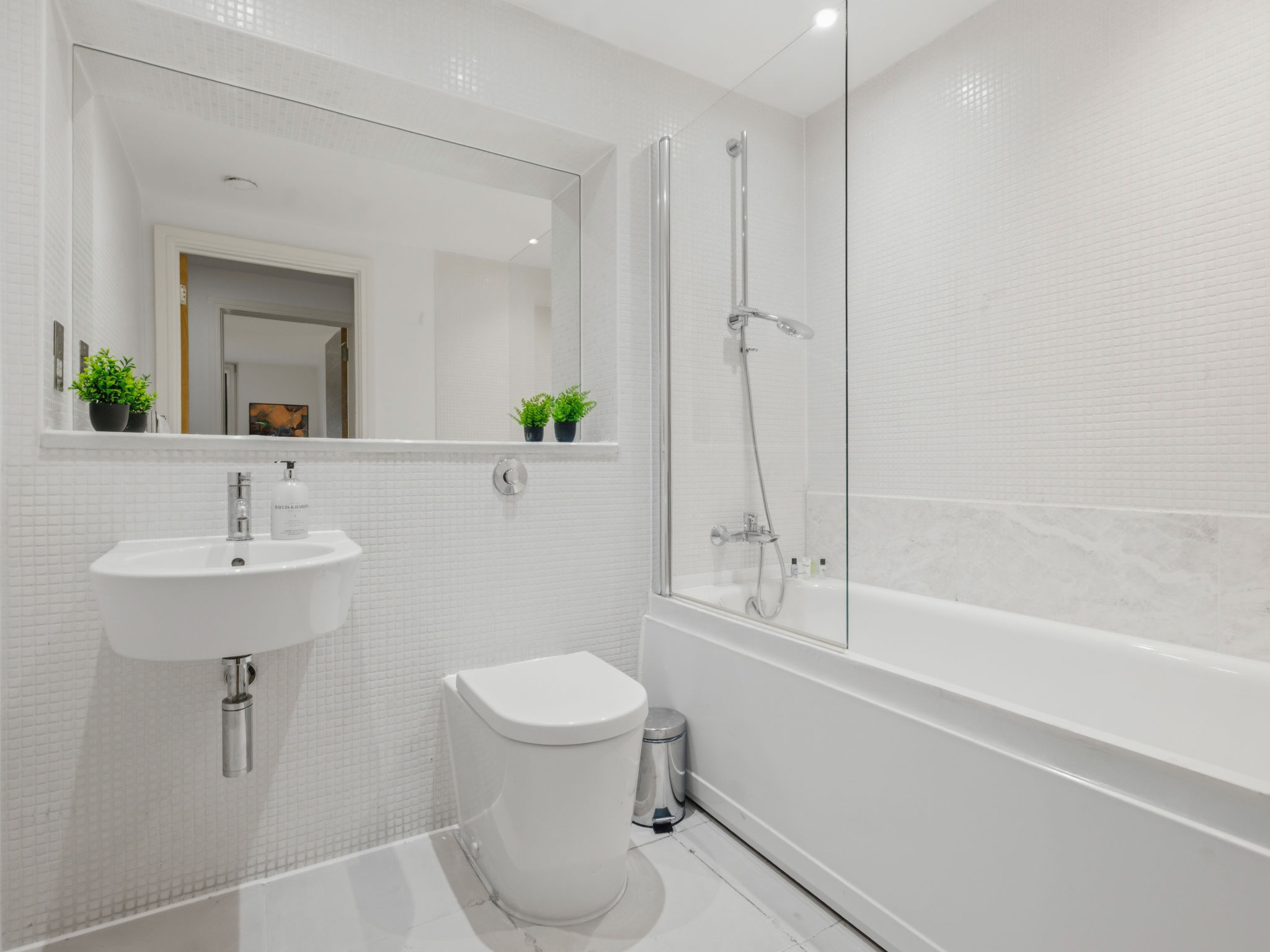 Canary Heights 2bed - Binnen
