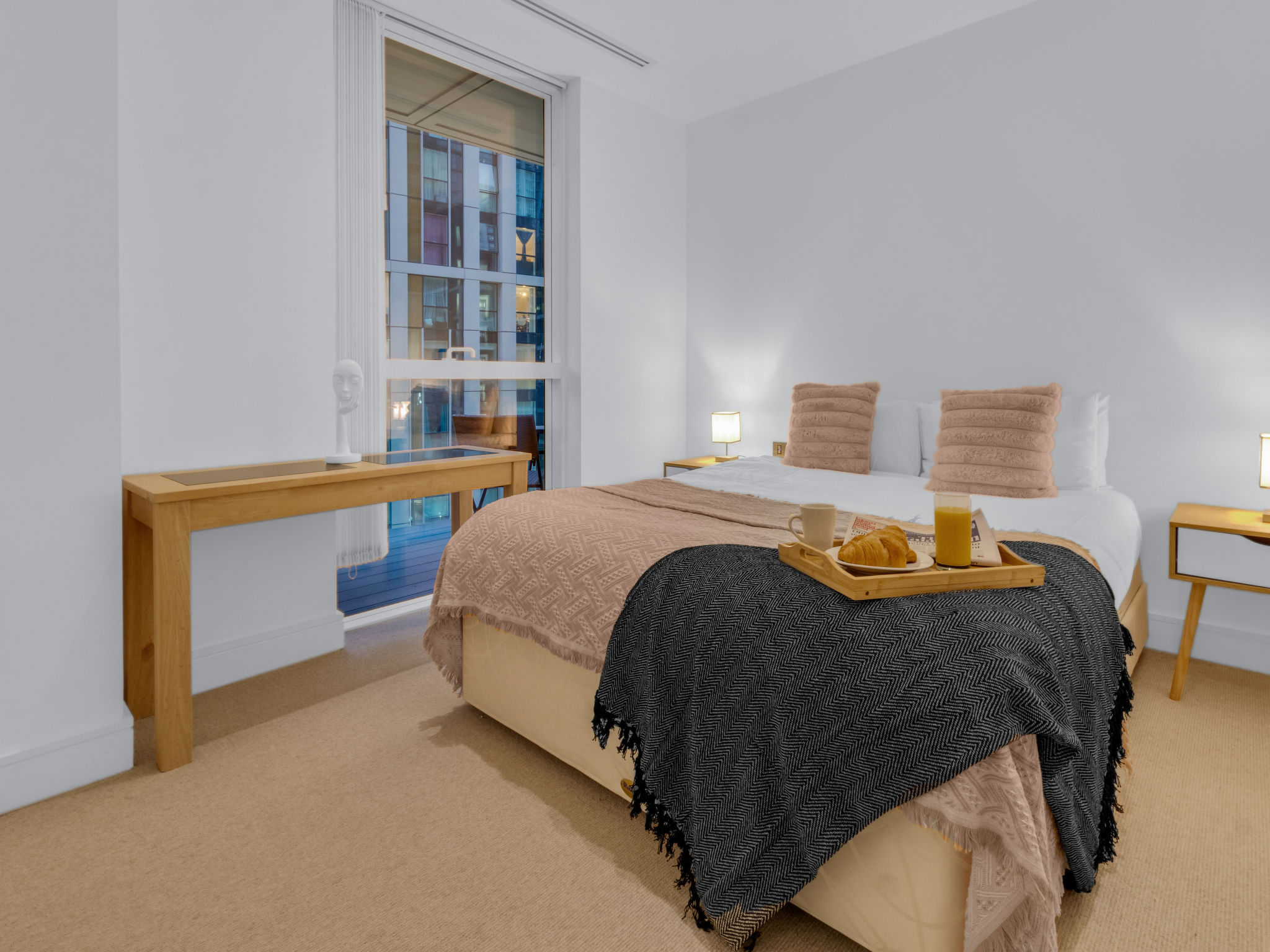 Canary Heights 2bed - Binnen