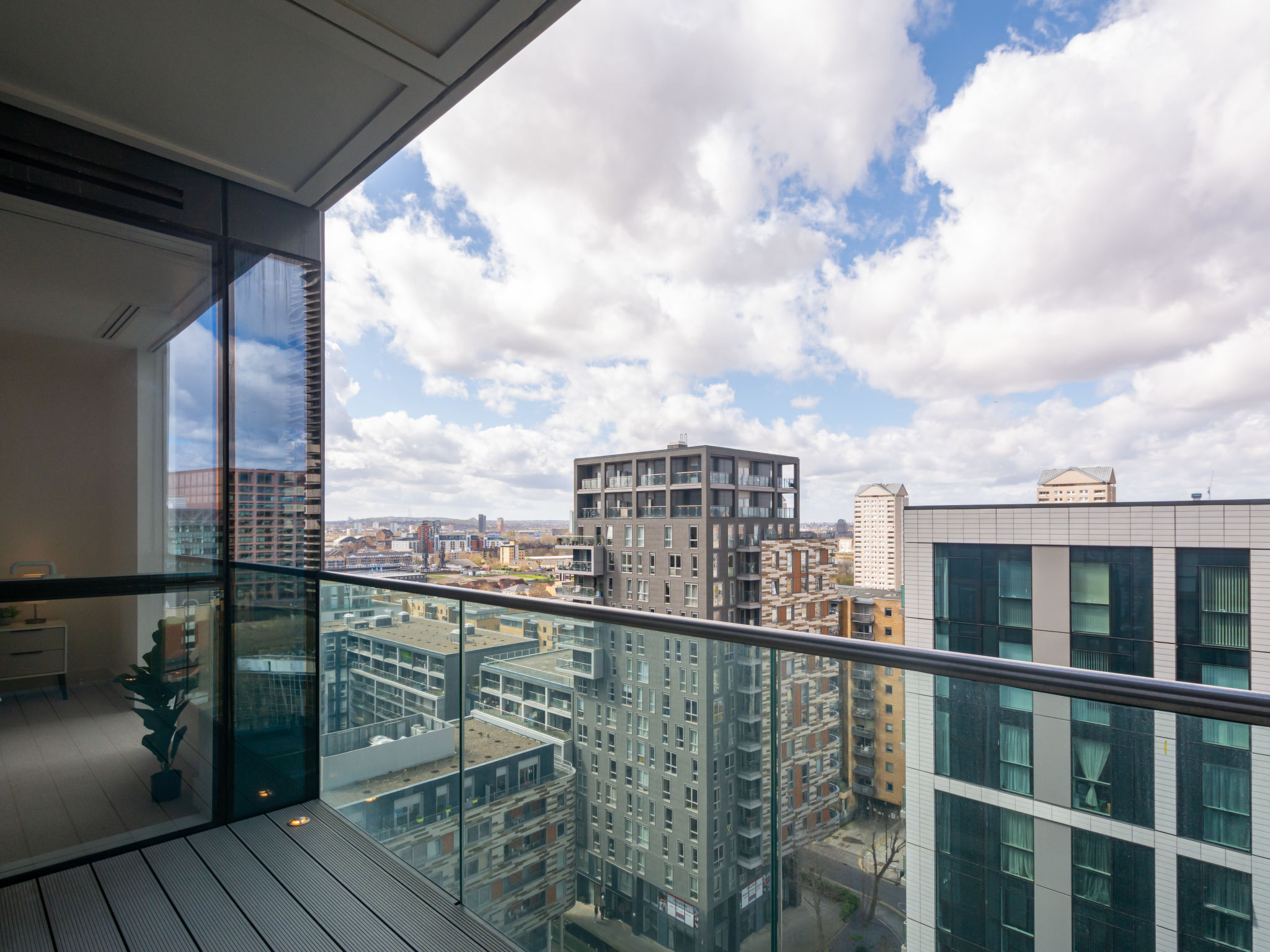 Canary Heights 2bed - Buiten