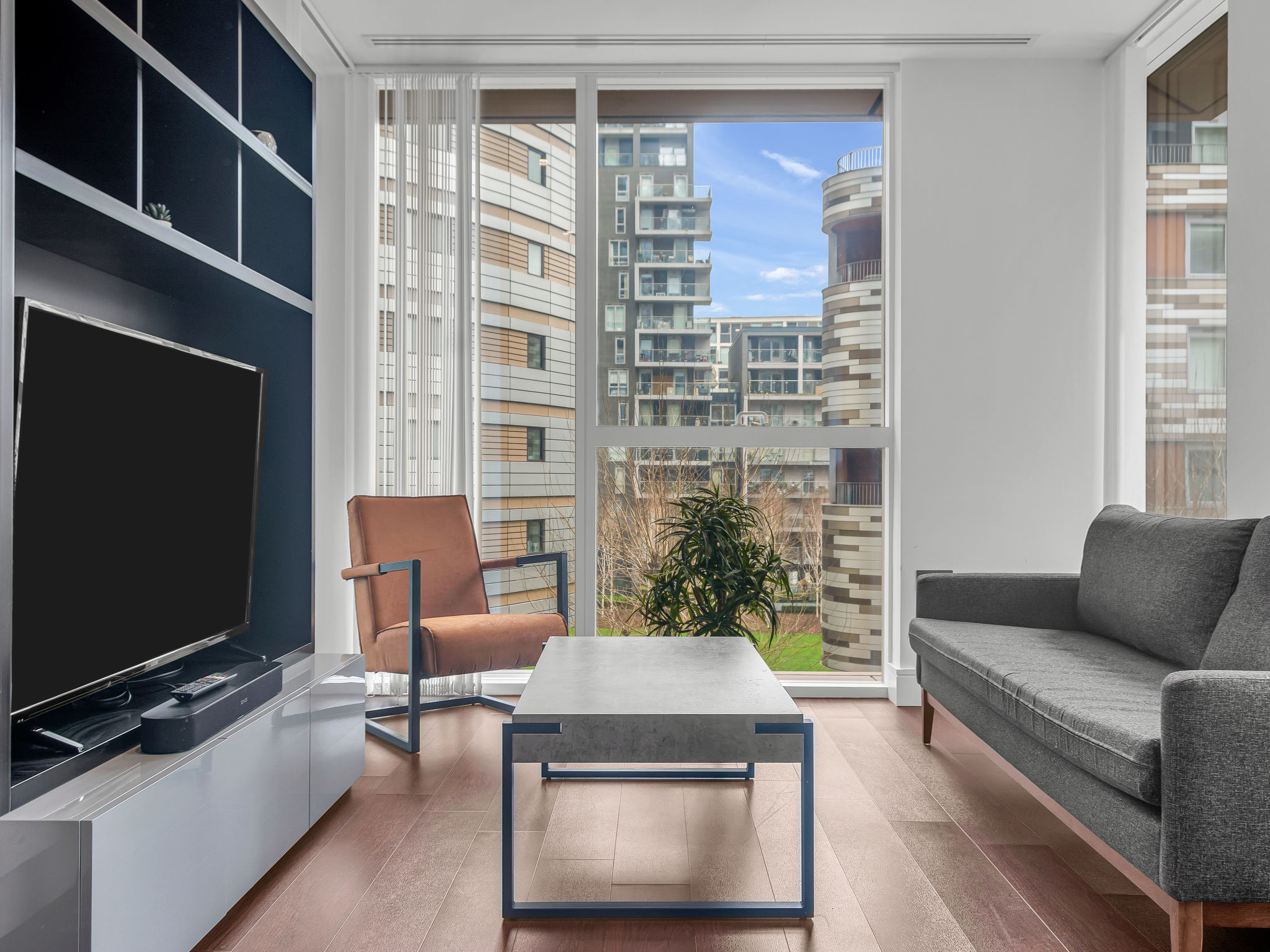 Canary Heights 2bed - Binnen