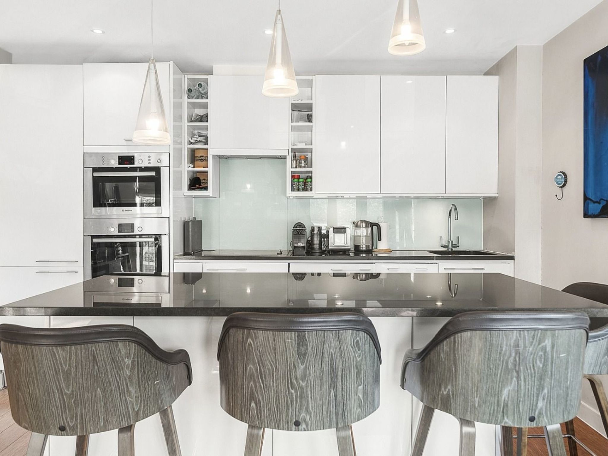 Moderne und stilvolle Wohnung mit eigenem Bad in der Nähe von Notting Hill und-Binnen