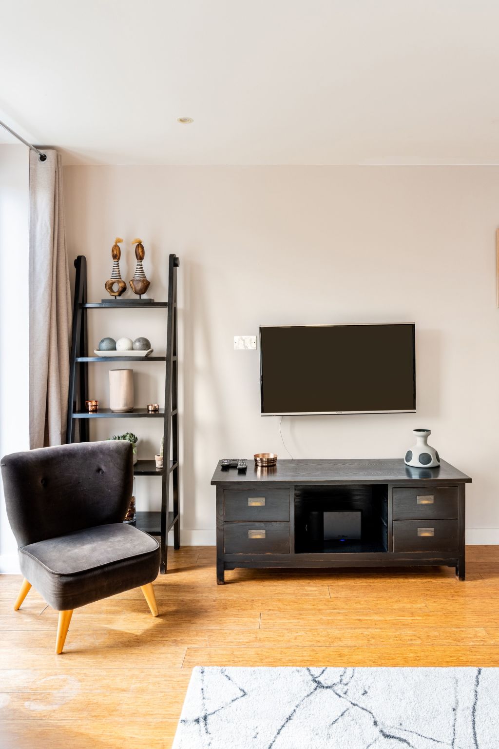 Moderne und stilvolle Wohnung mit eigenem Bad in der Nähe von Notting Hill und-Binnen