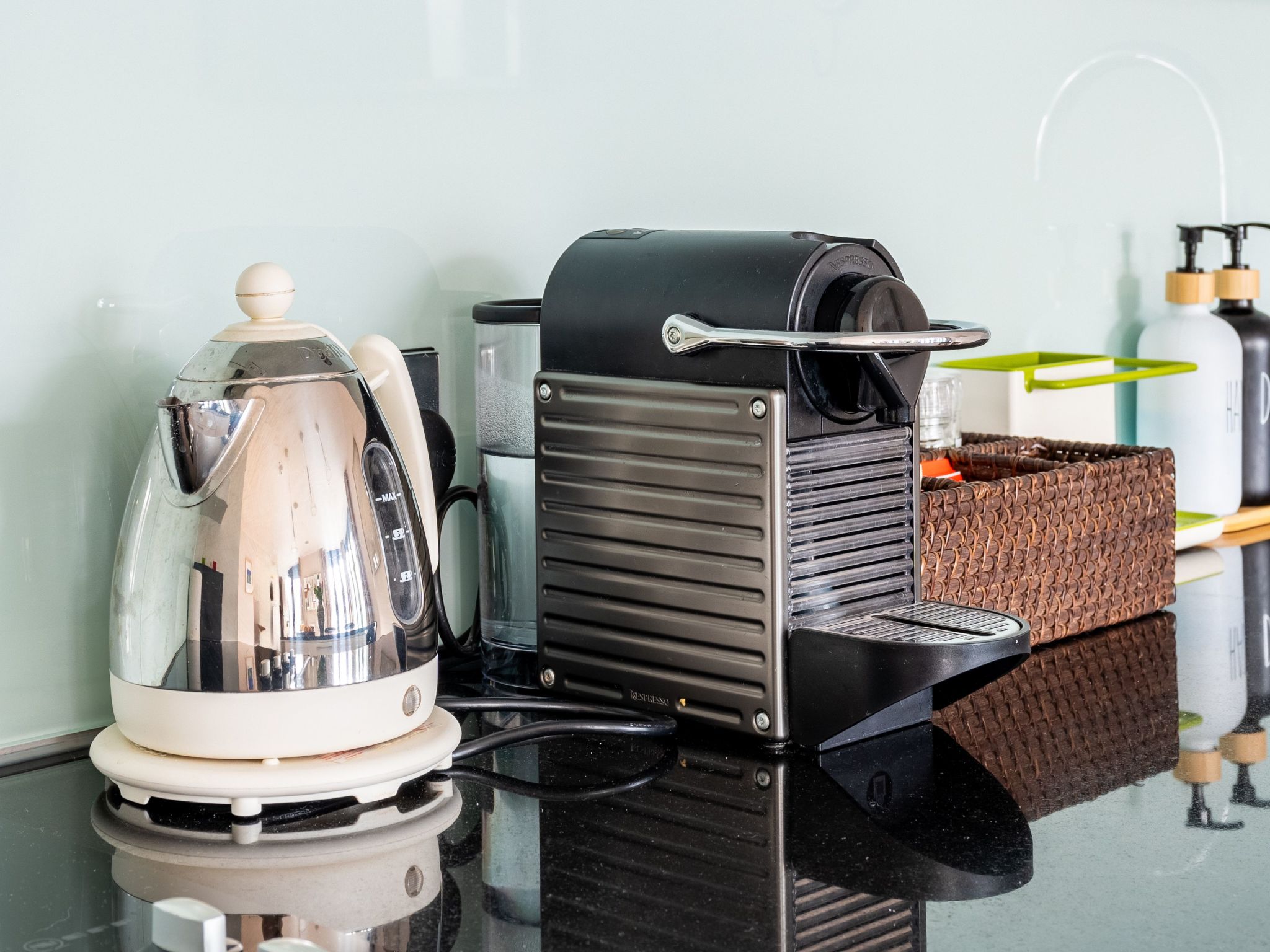 Moderne und stilvolle Wohnung mit eigenem Bad in der Nähe von Notting Hill und-Binnen