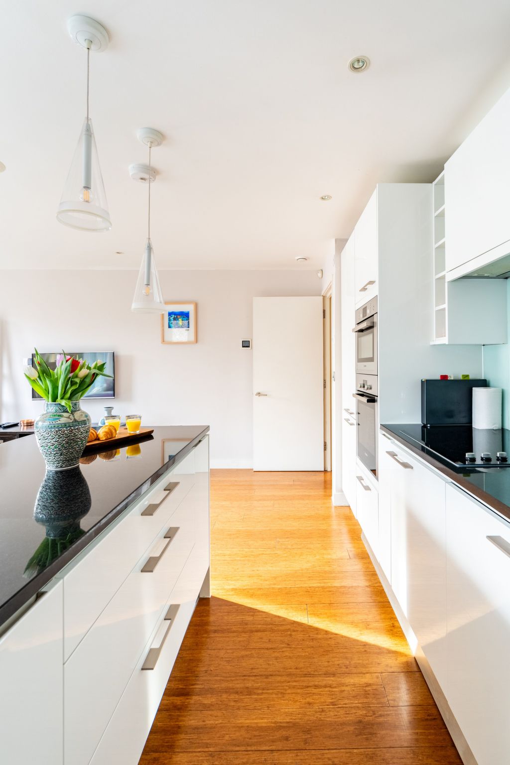 Moderne und stilvolle Wohnung mit eigenem Bad in der Nähe von Notting Hill und-Binnen