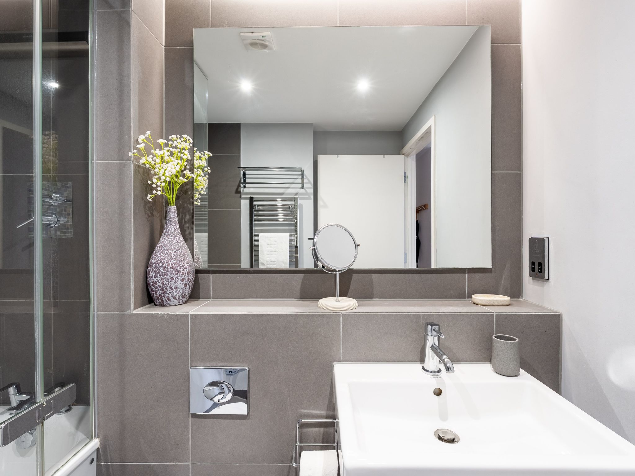 Luxuriöse 2-Bett-Wohnung im Hotelstil in Notting Hill-Binnen