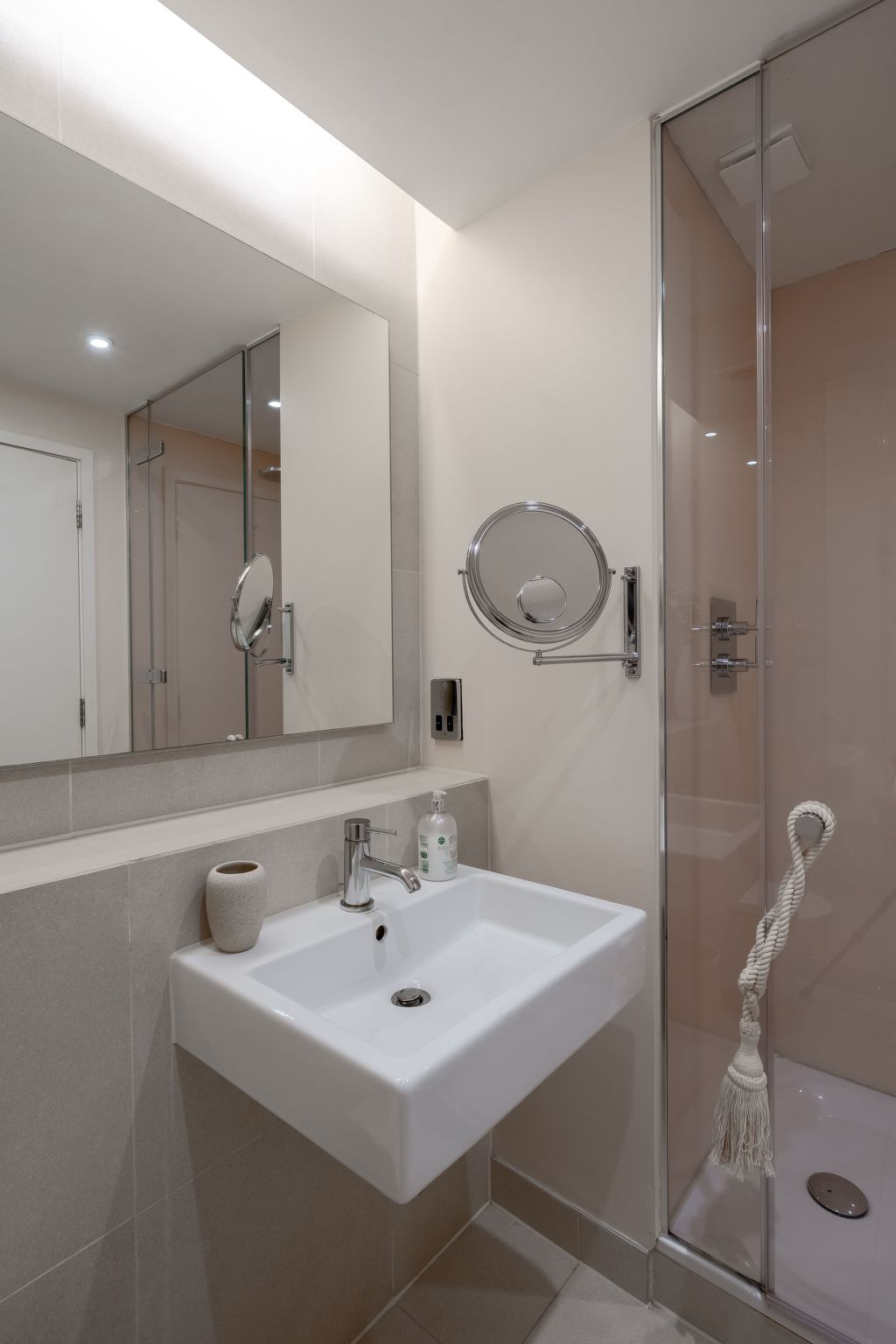 Luxe 2-slaapkamer appartement in hotelstijl in Notting Hill, Londen - foto 37
