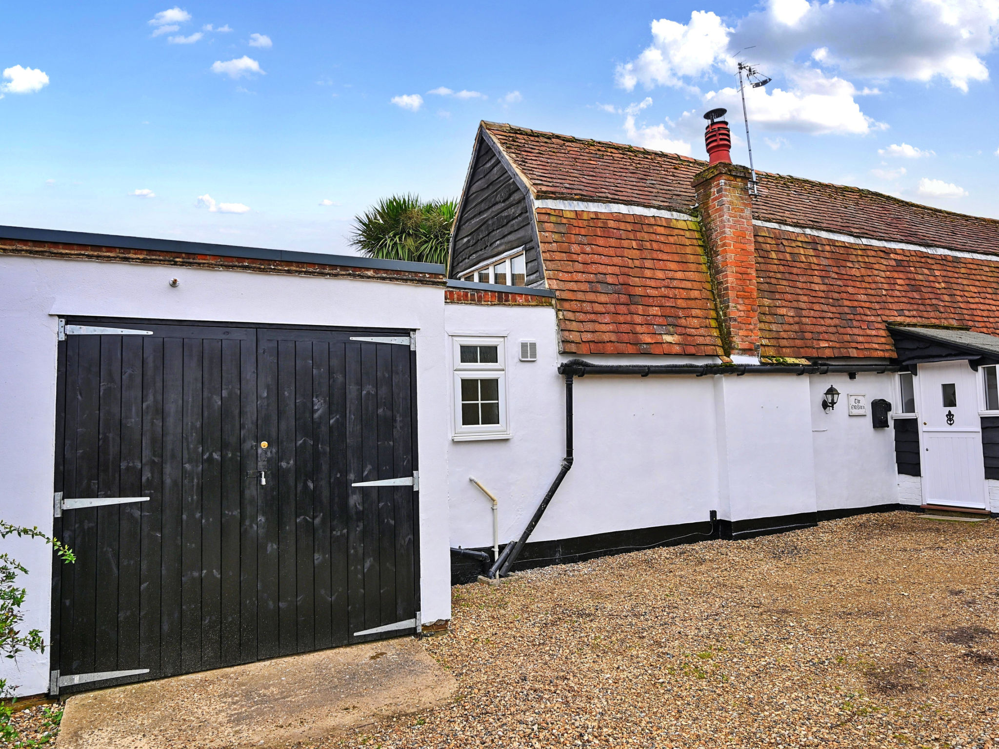 The Old Barn, Hadlow - Outside